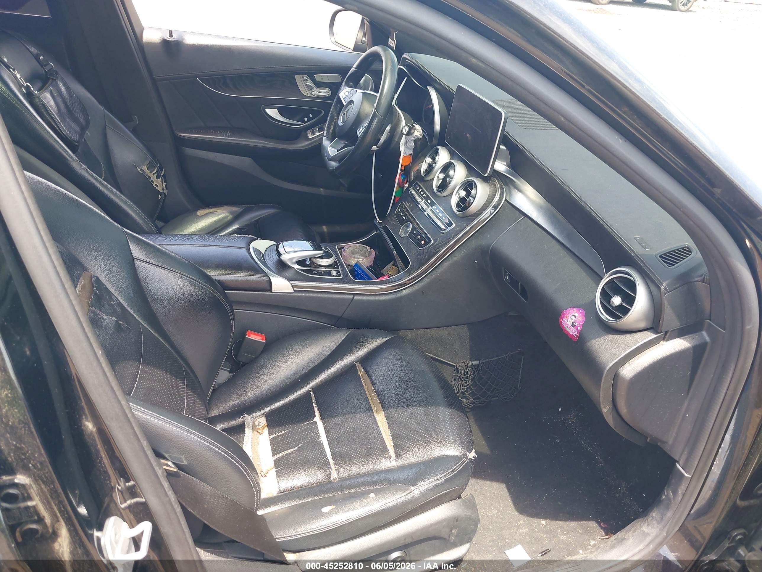 2015 Mercedes-benz C 300 Sport 4matic Черный vin: 55SWF4KB7FU004828
