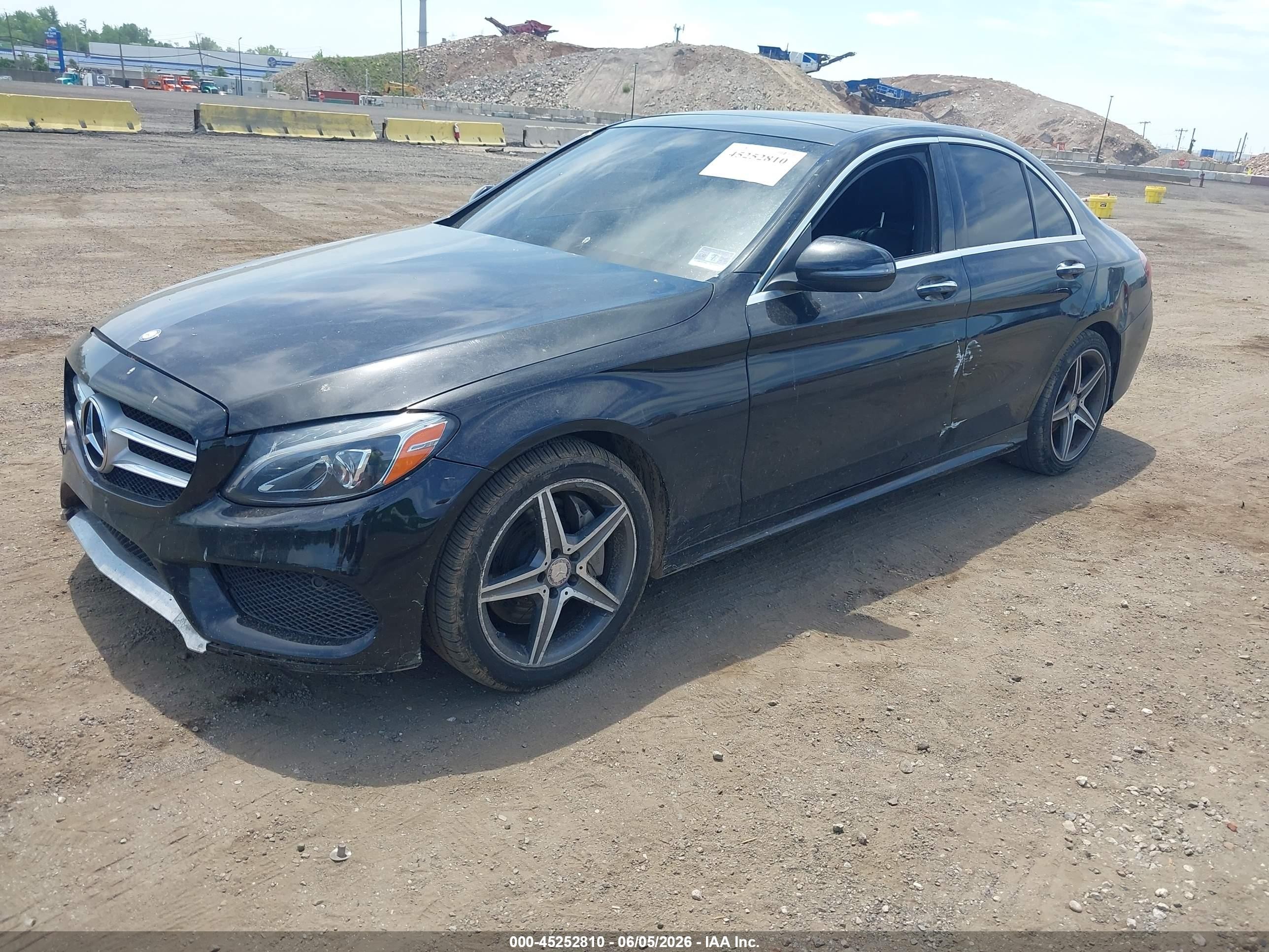 2015 Mercedes-benz C 300 Sport 4matic Черный vin: 55SWF4KB7FU004828