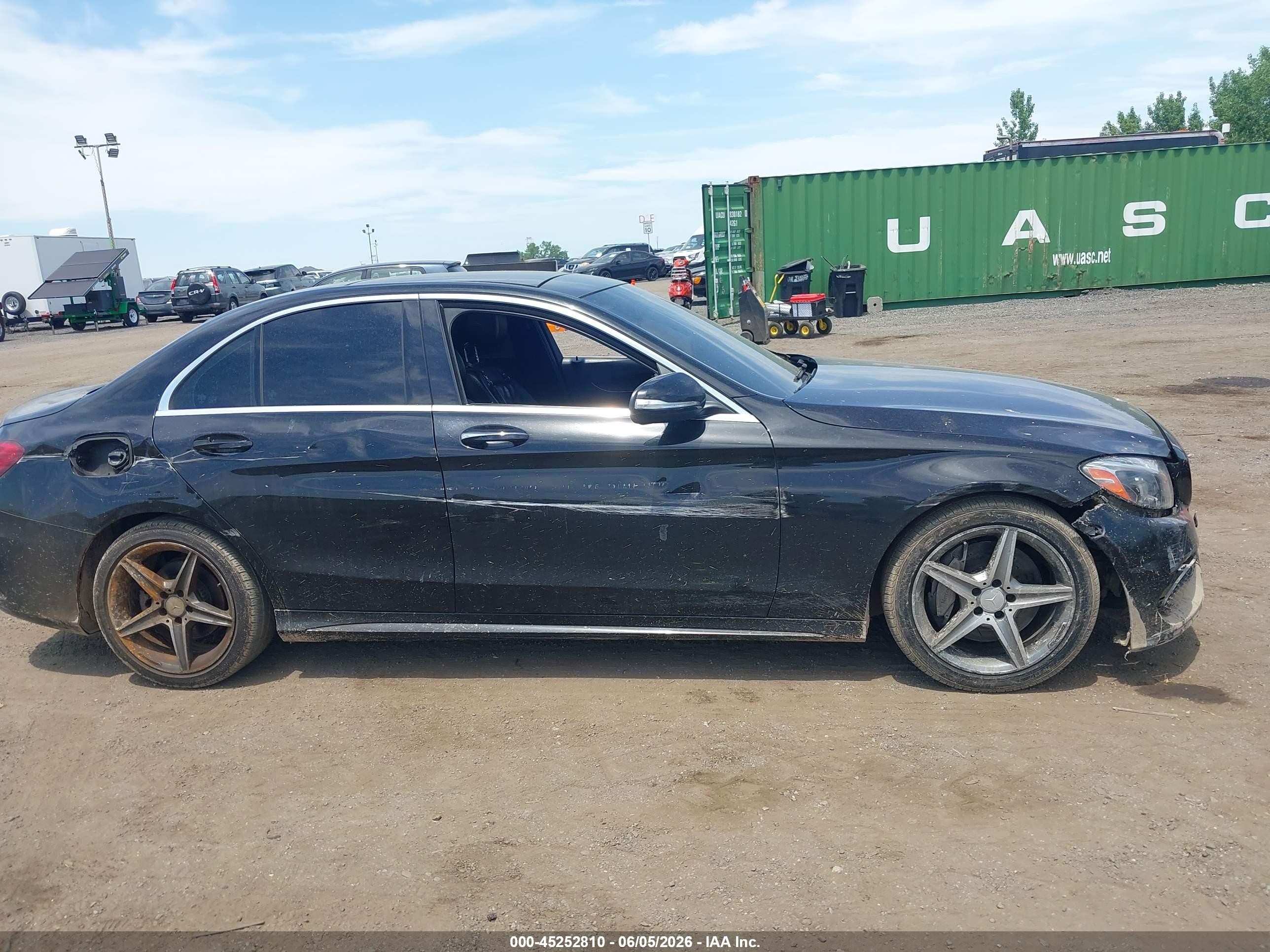 2015 Mercedes-benz C 300 Sport 4matic Черный vin: 55SWF4KB7FU004828