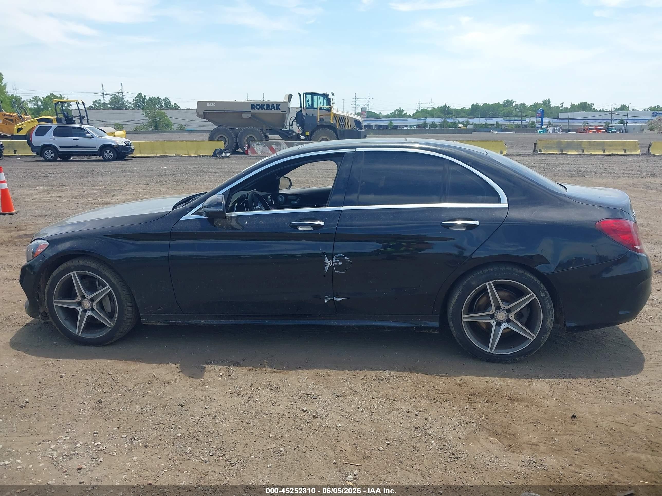 2015 Mercedes-benz C 300 Sport 4matic Черный vin: 55SWF4KB7FU004828