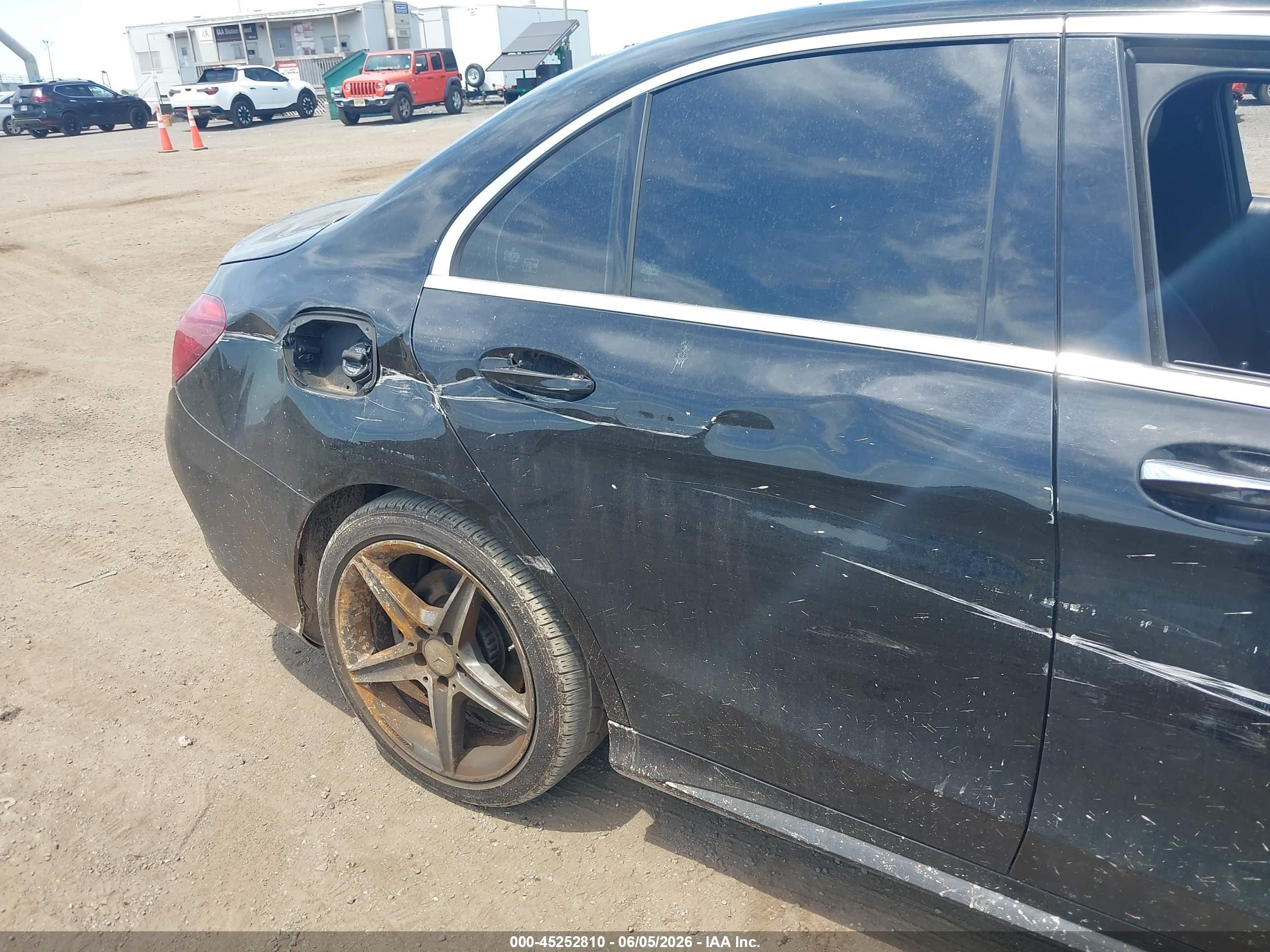 2015 Mercedes-benz C 300 Sport 4matic Черный vin: 55SWF4KB7FU004828