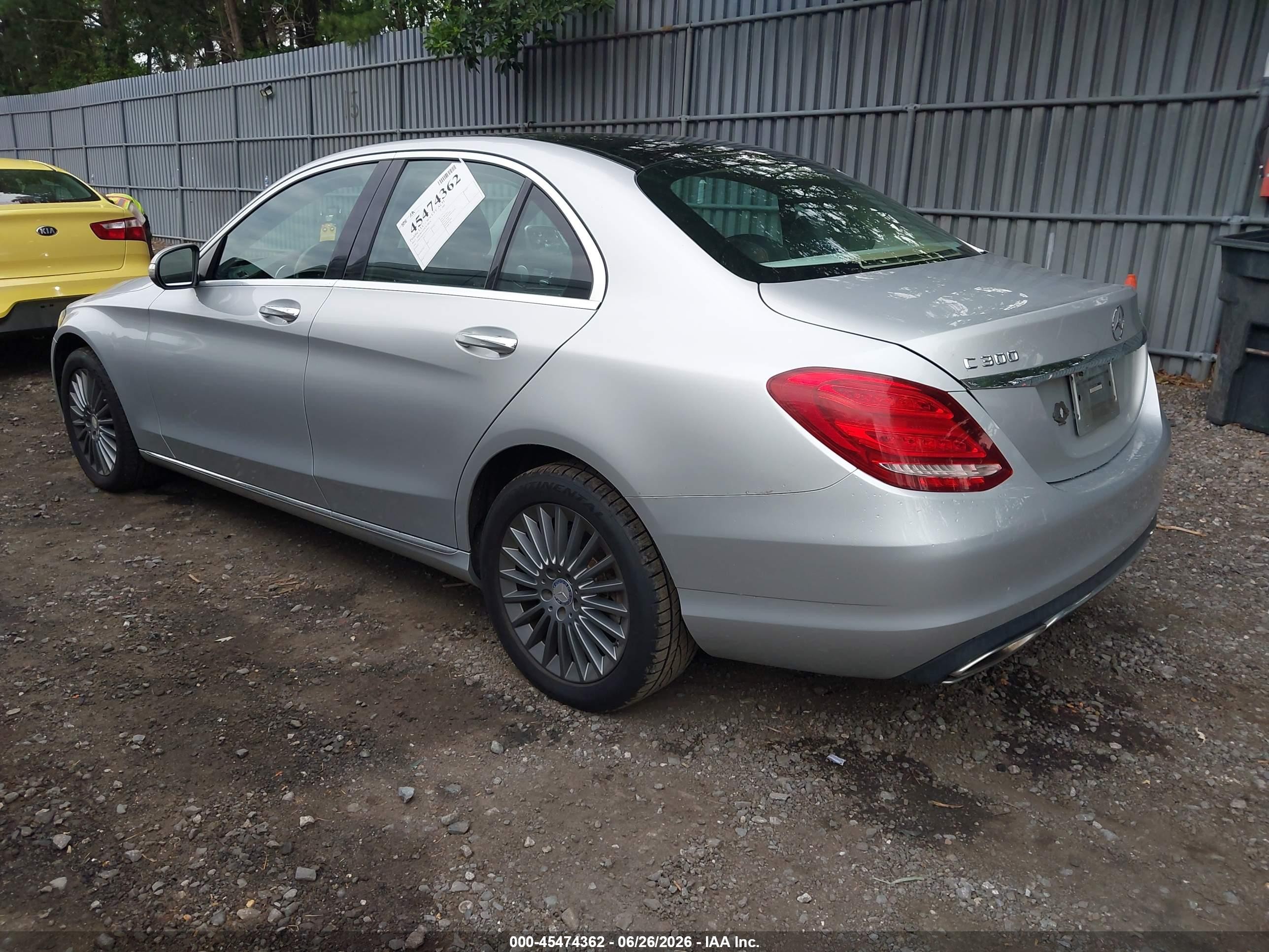 2015 Mercedes-benz C 300 Luxury 4matic Silver vin: 55SWF4KB7FU009057