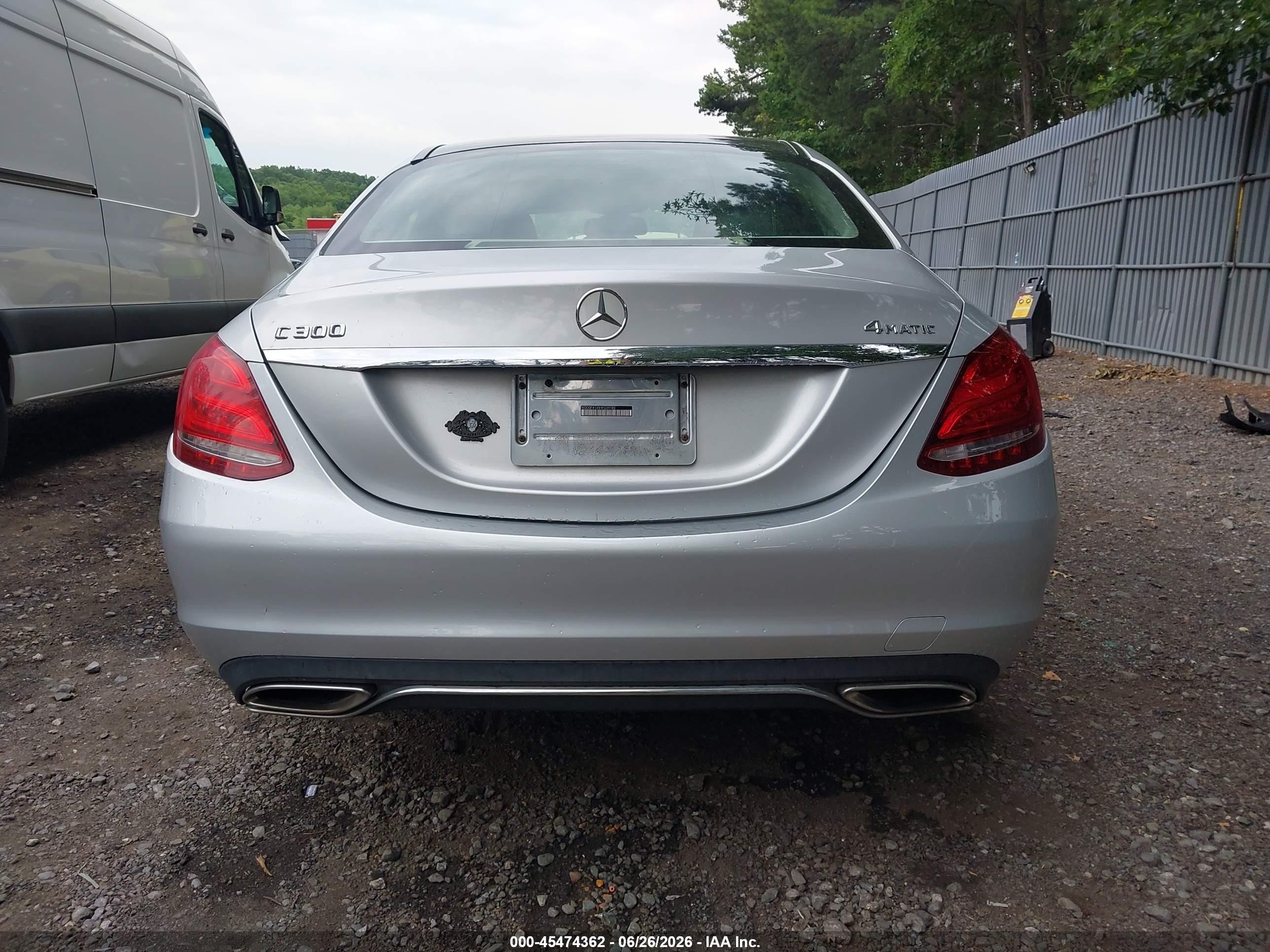 2015 Mercedes-benz C 300 Luxury 4matic Silver vin: 55SWF4KB7FU009057