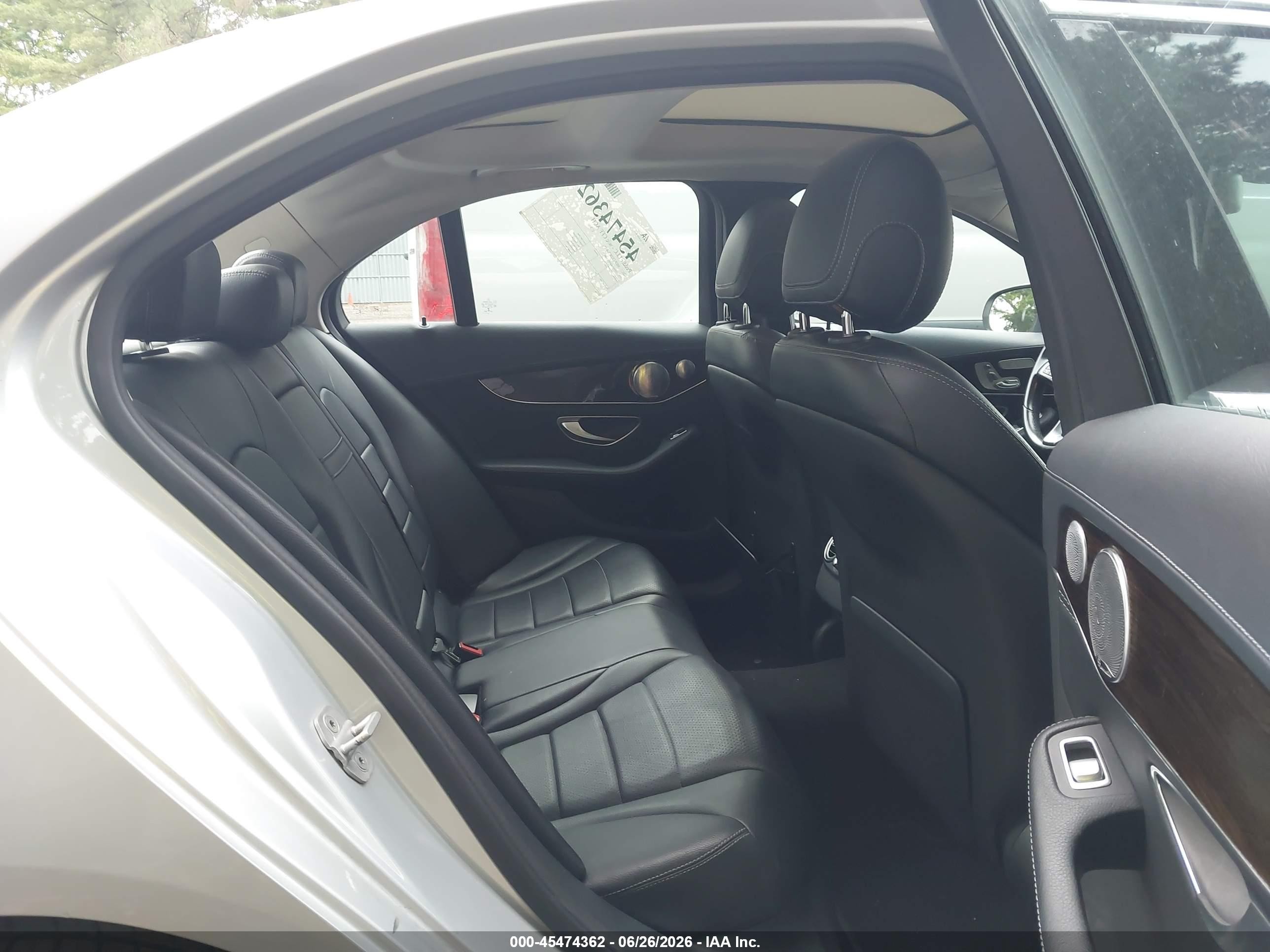 2015 Mercedes-benz C 300 Luxury 4matic Silver vin: 55SWF4KB7FU009057