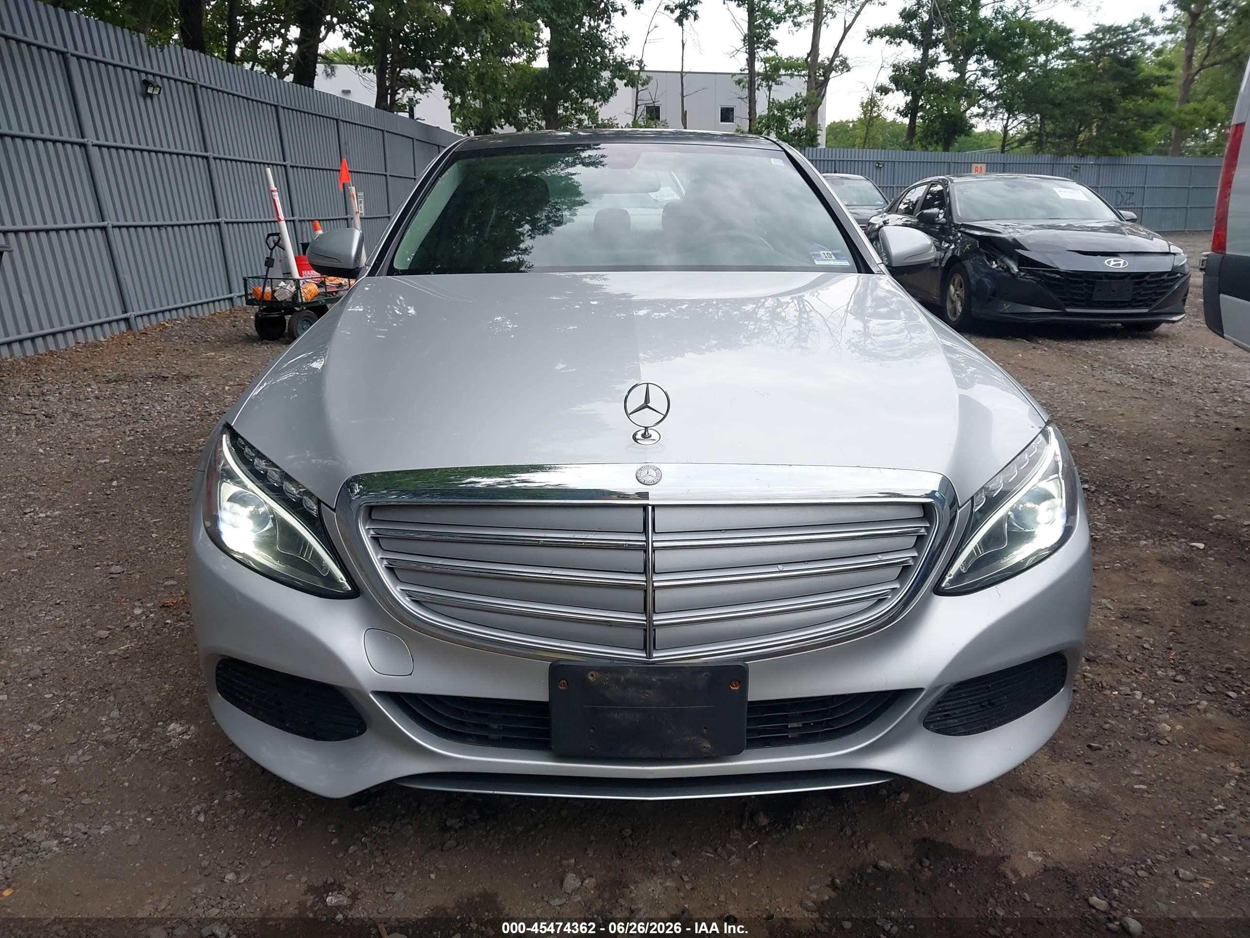 2015 Mercedes-benz C 300 Luxury 4matic Silver vin: 55SWF4KB7FU009057