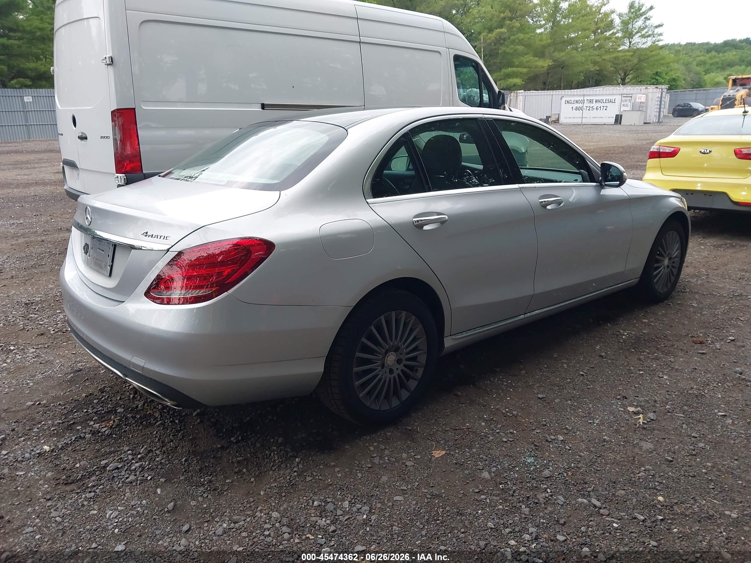 2015 Mercedes-benz C 300 Luxury 4matic Silver vin: 55SWF4KB7FU009057