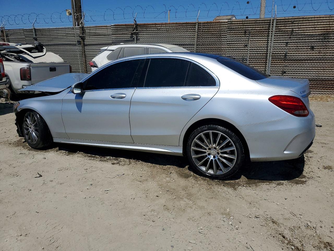 2015 Mercedes-benz C 300 4matic Silver vin: 55SWF4KB7FU012606