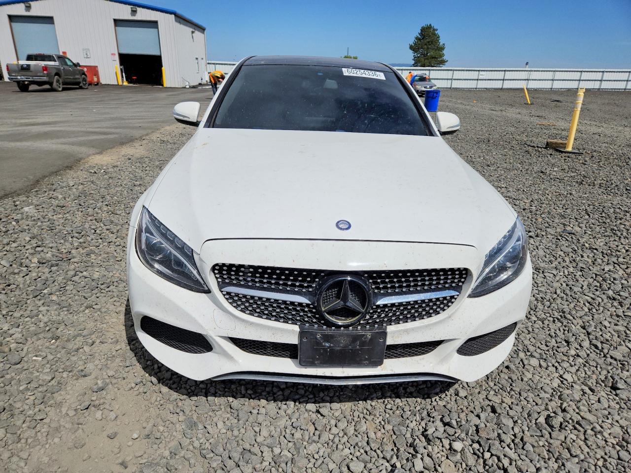 2015 Mercedes-benz C 300 4matic White vin: 55SWF4KB7FU016378