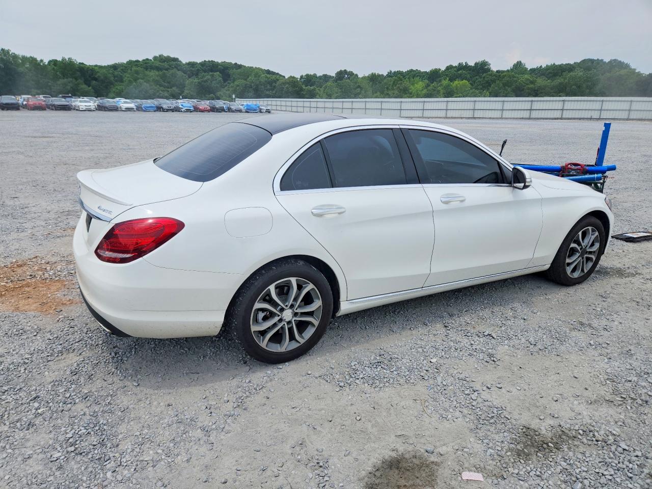 2015 Mercedes-benz C 300 4matic White vin: 55SWF4KB7FU021418
