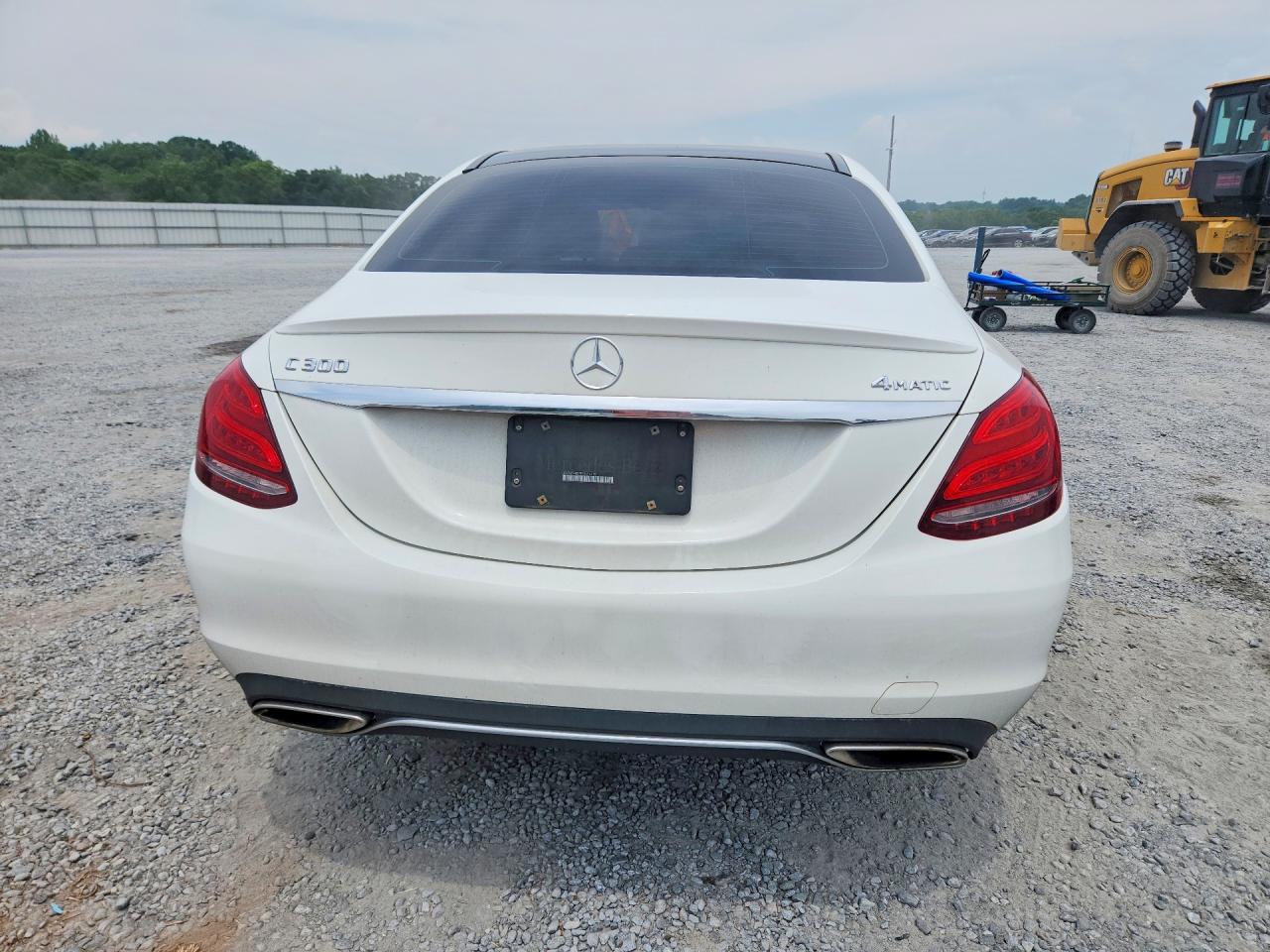 2015 Mercedes-benz C 300 4matic White vin: 55SWF4KB7FU021418
