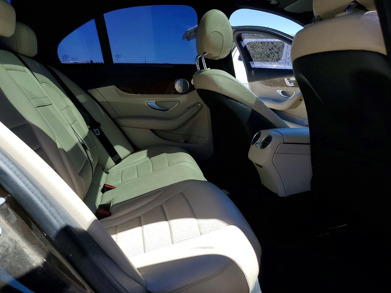 2015 Mercedes-benz C 300 4matic Brown vin: 55SWF4KB7FU025596