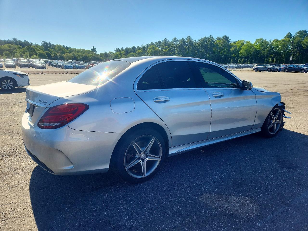 2015 Mercedes-benz C 300 4matic Silver vin: 55SWF4KB7FU028644