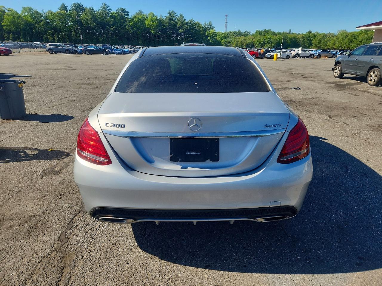 2015 Mercedes-benz C 300 4matic Silver vin: 55SWF4KB7FU028644