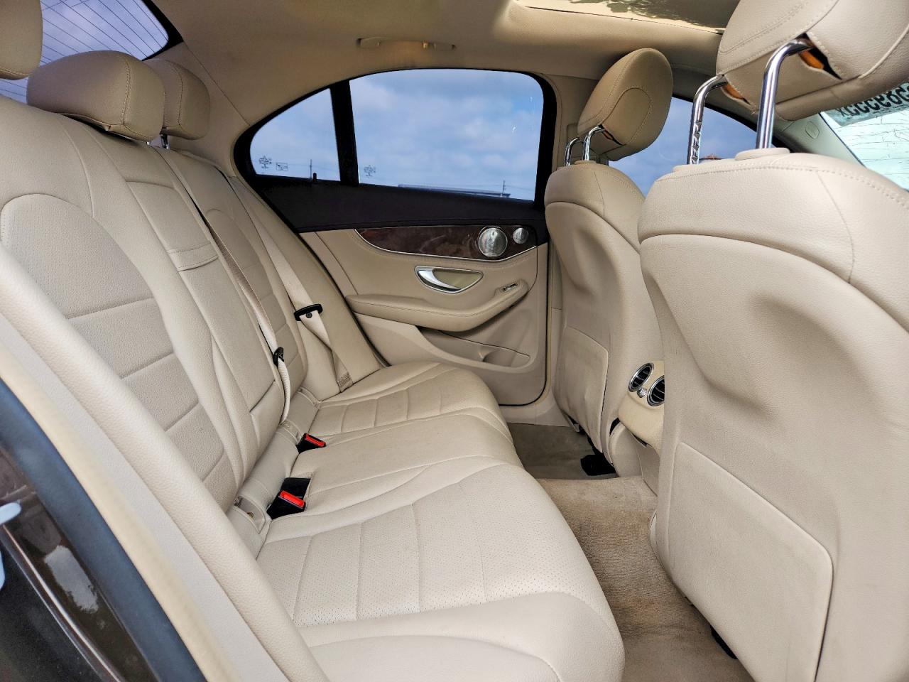 2015 Mercedes-benz C 300 4matic Brown vin: 55SWF4KB7FU035741