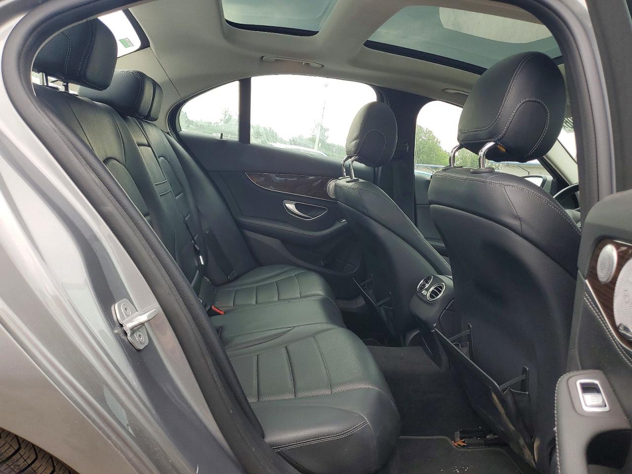2015 Mercedes-benz C 300 4matic Серый vin: 55SWF4KB7FU038591