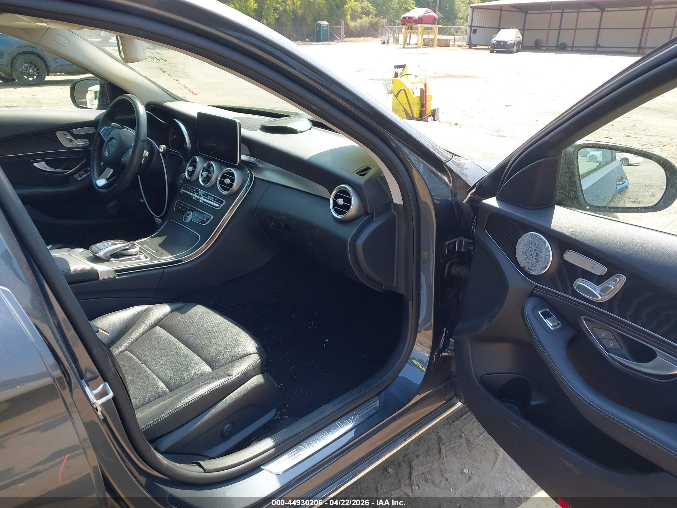 2015 Mercedes-benz C 300 4matic Серый vin: 55SWF4KB7FU066522