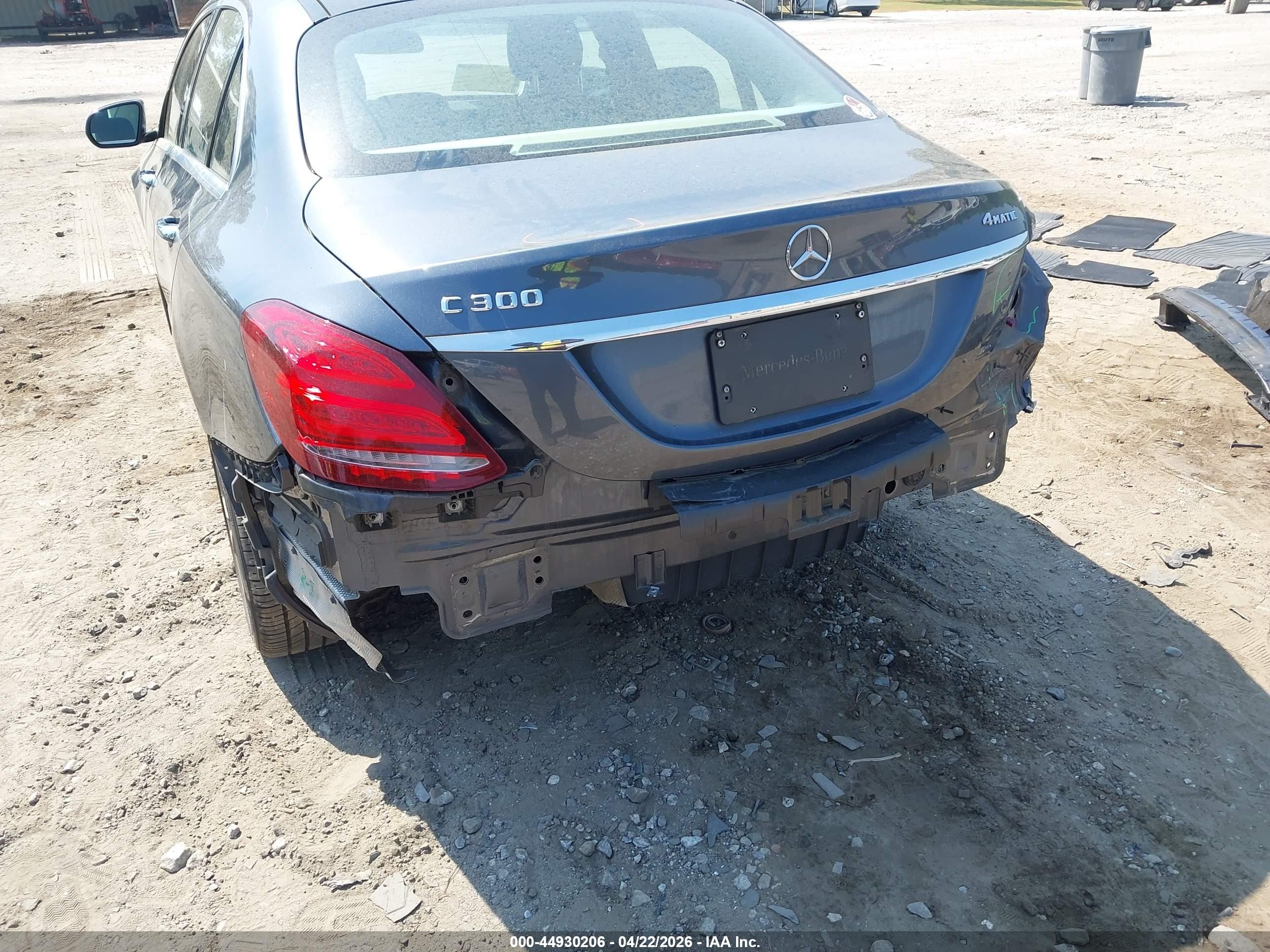 2015 Mercedes-benz C 300 4matic Серый vin: 55SWF4KB7FU066522