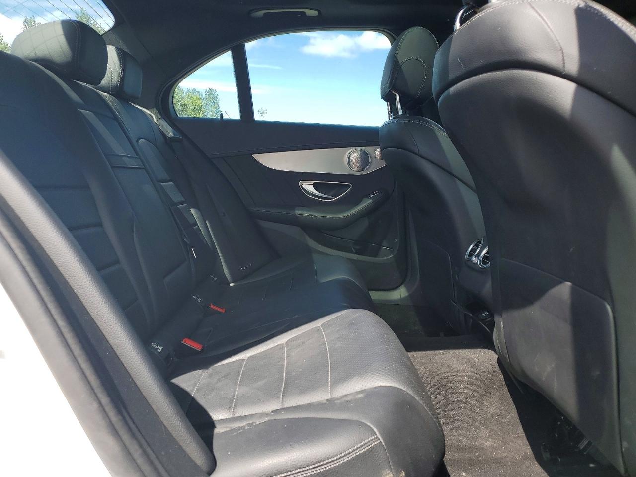 2015 Mercedes-benz C 300 4matic White vin: 55SWF4KB7FU073602