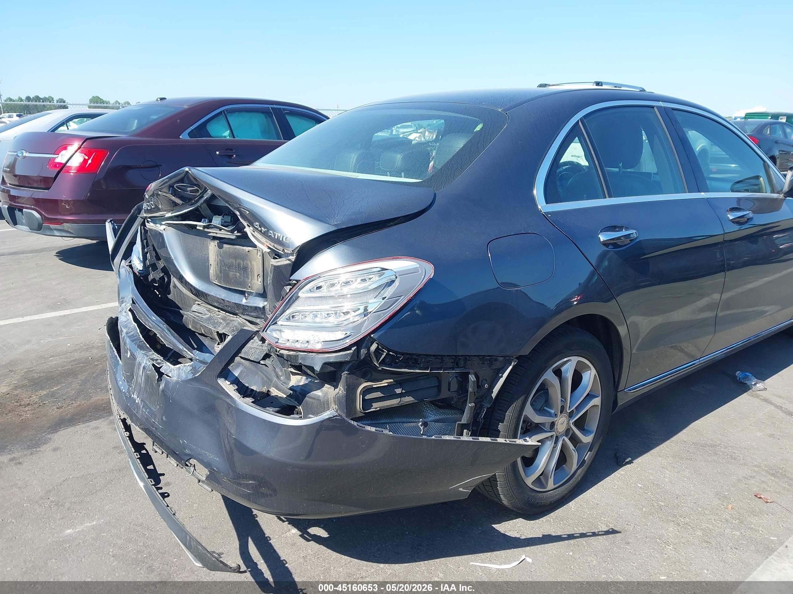 2015 Mercedes-benz C 300 4matic Navy vin: 55SWF4KB7FU084986