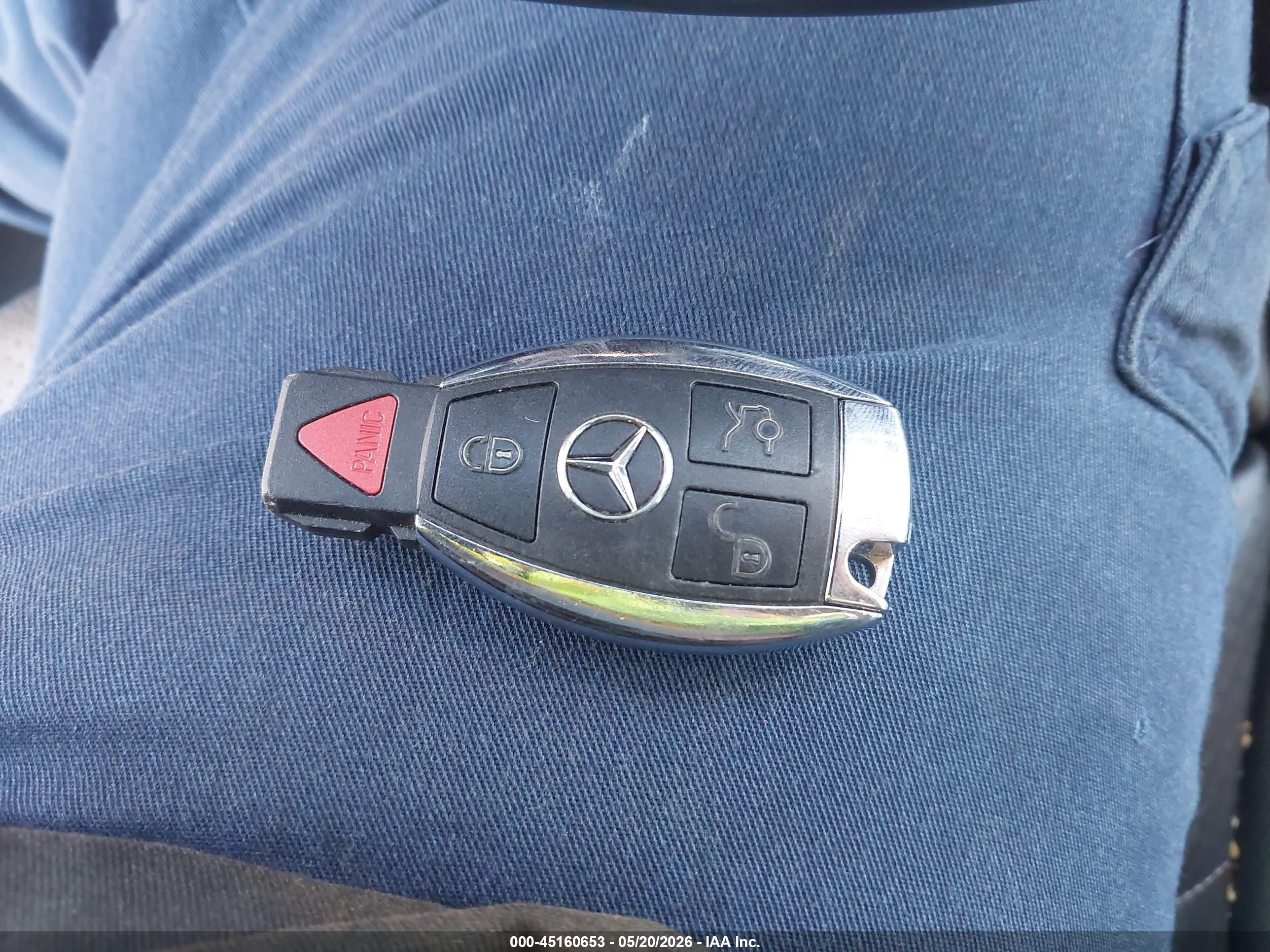 2015 Mercedes-benz C 300 4matic Navy vin: 55SWF4KB7FU084986