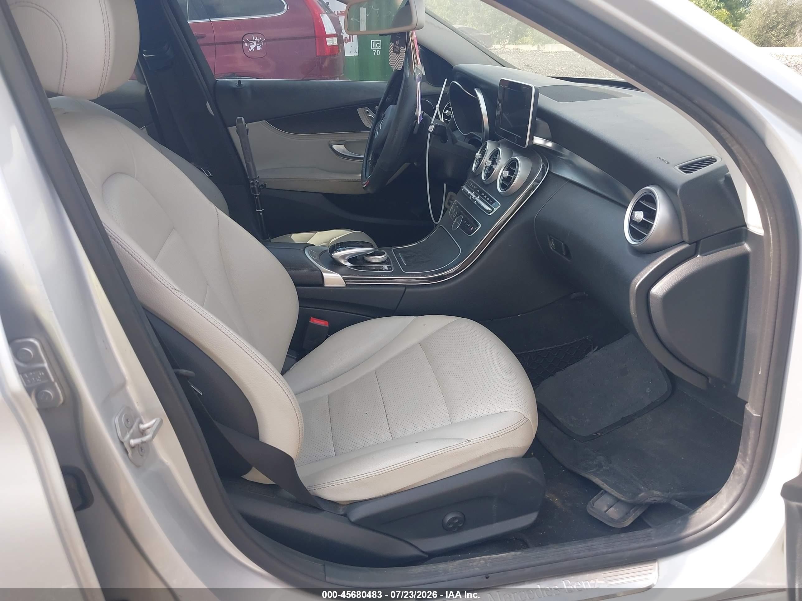2015 Mercedes-benz C 300 4matic Silver vin: 55SWF4KB7FU087158