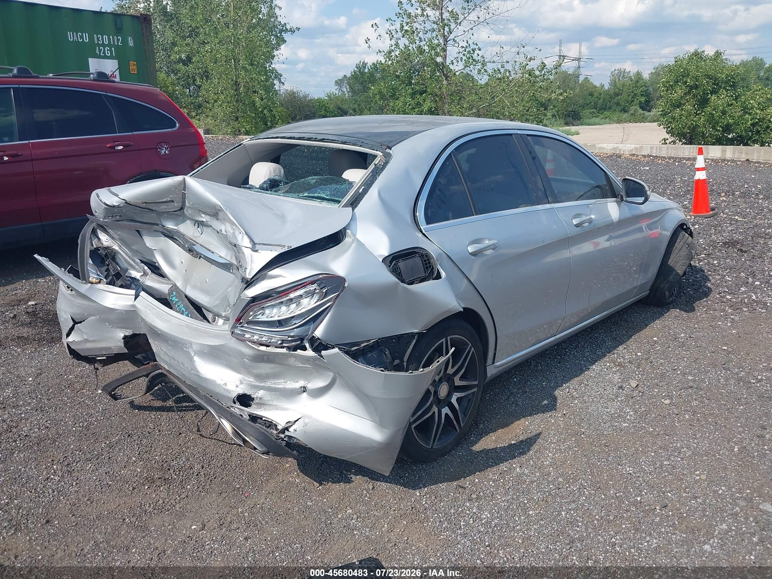 2015 Mercedes-benz C 300 4matic Silver vin: 55SWF4KB7FU087158