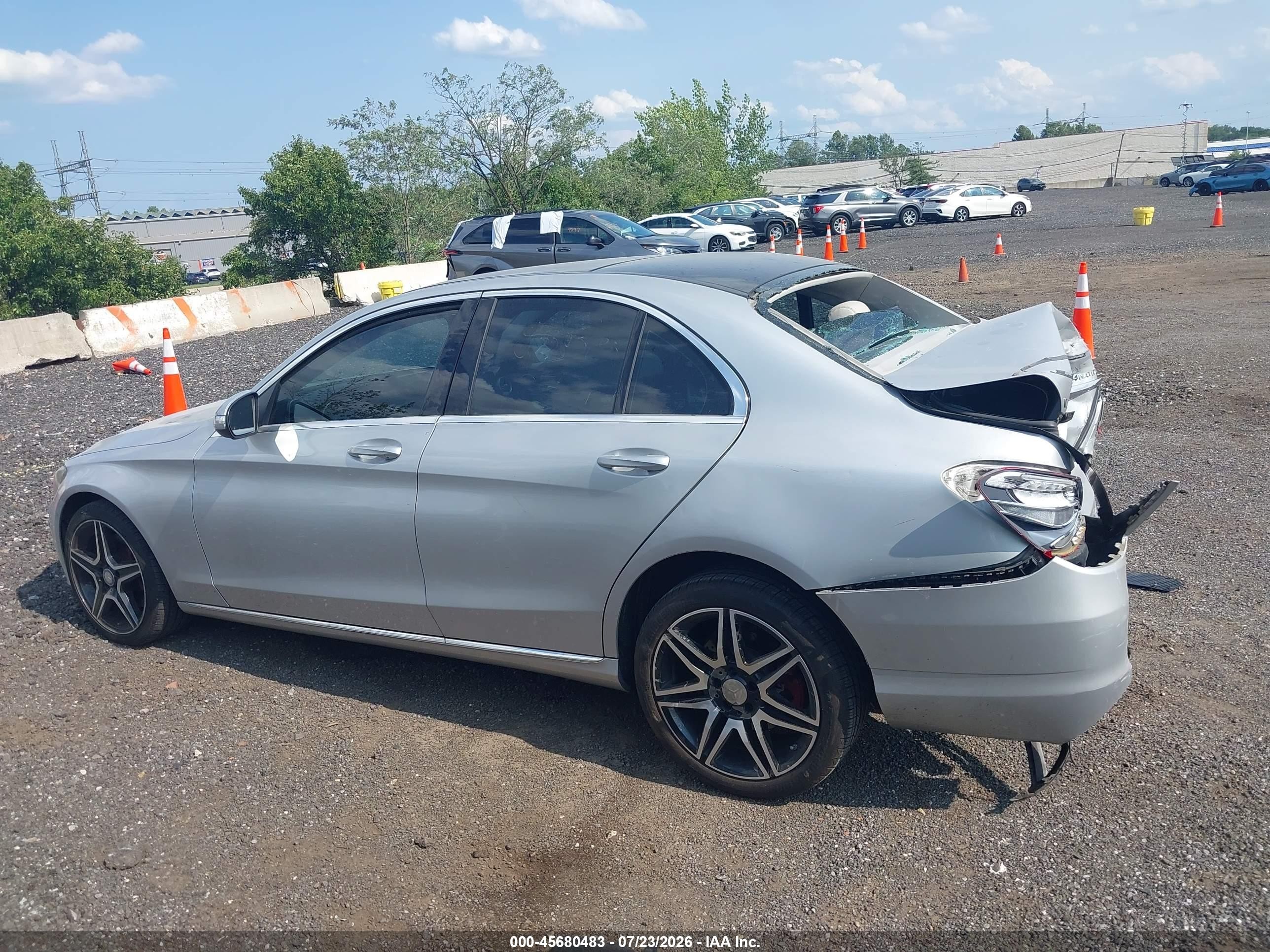 2015 Mercedes-benz C 300 4matic Silver vin: 55SWF4KB7FU087158