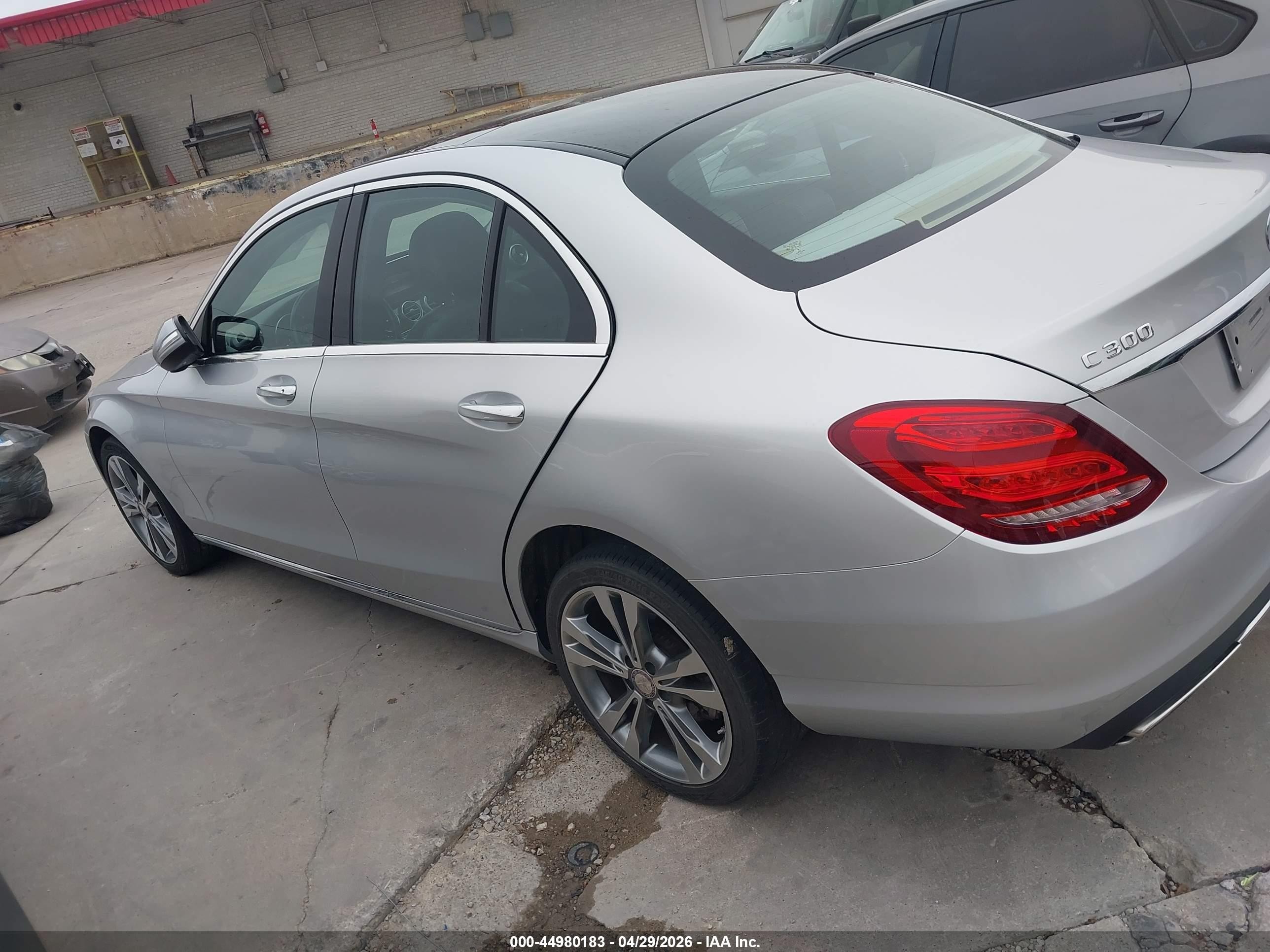 2015 Mercedes-benz C 300 4matic Silver vin: 55SWF4KB8FU000870