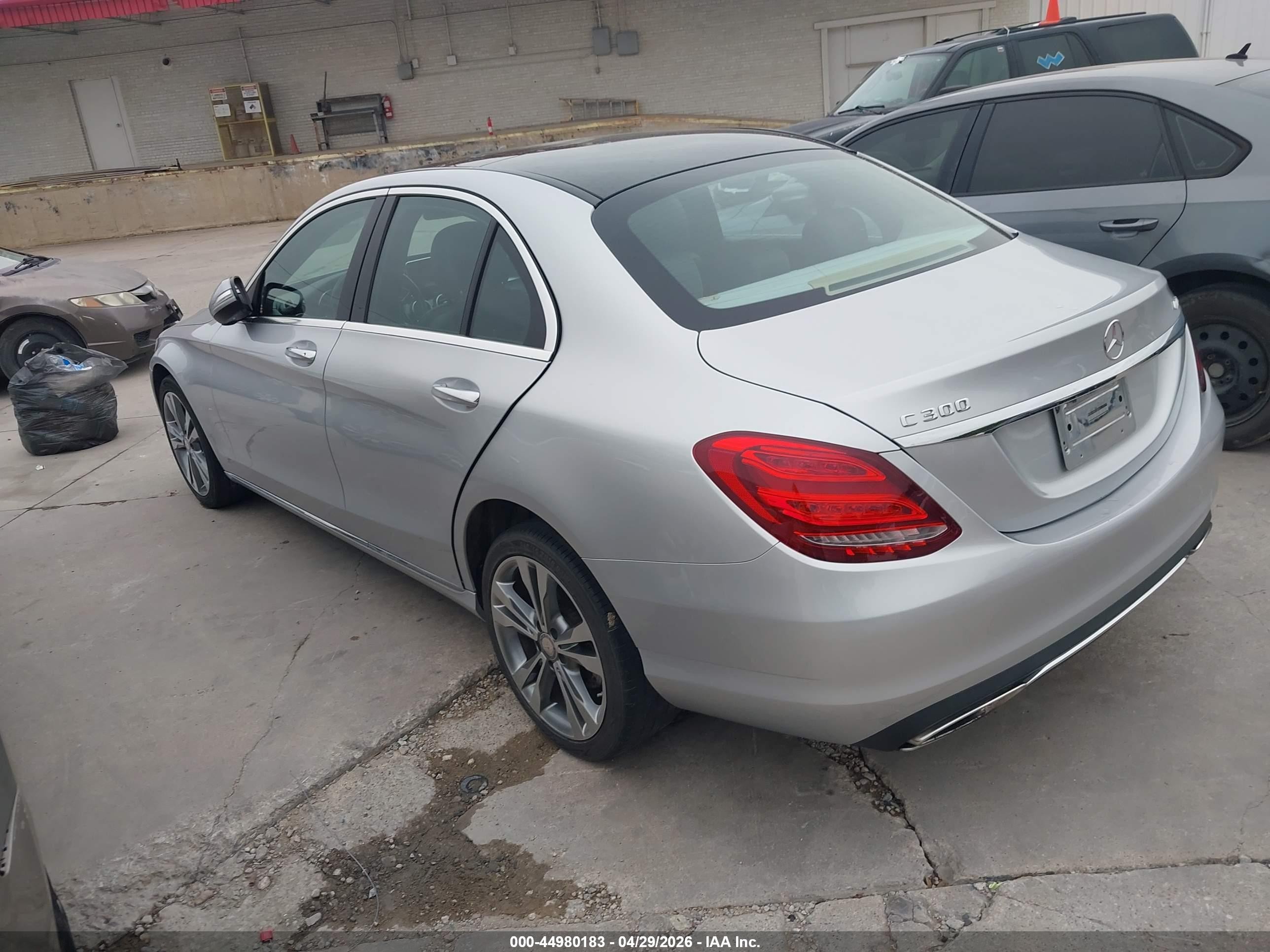 2015 Mercedes-benz C 300 4matic Silver vin: 55SWF4KB8FU000870