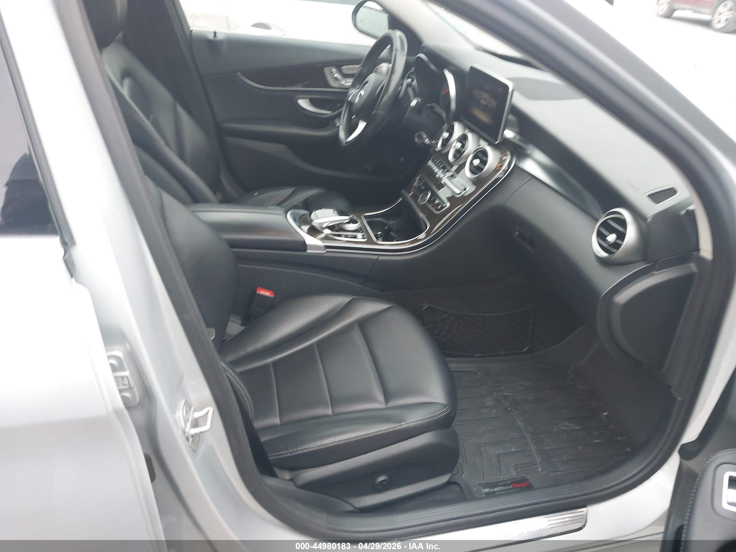 2015 Mercedes-benz C 300 4matic Silver vin: 55SWF4KB8FU000870