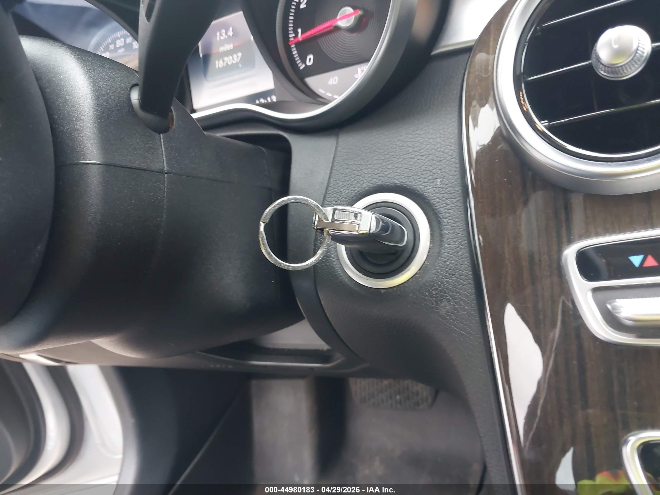 2015 Mercedes-benz C 300 4matic Silver vin: 55SWF4KB8FU000870