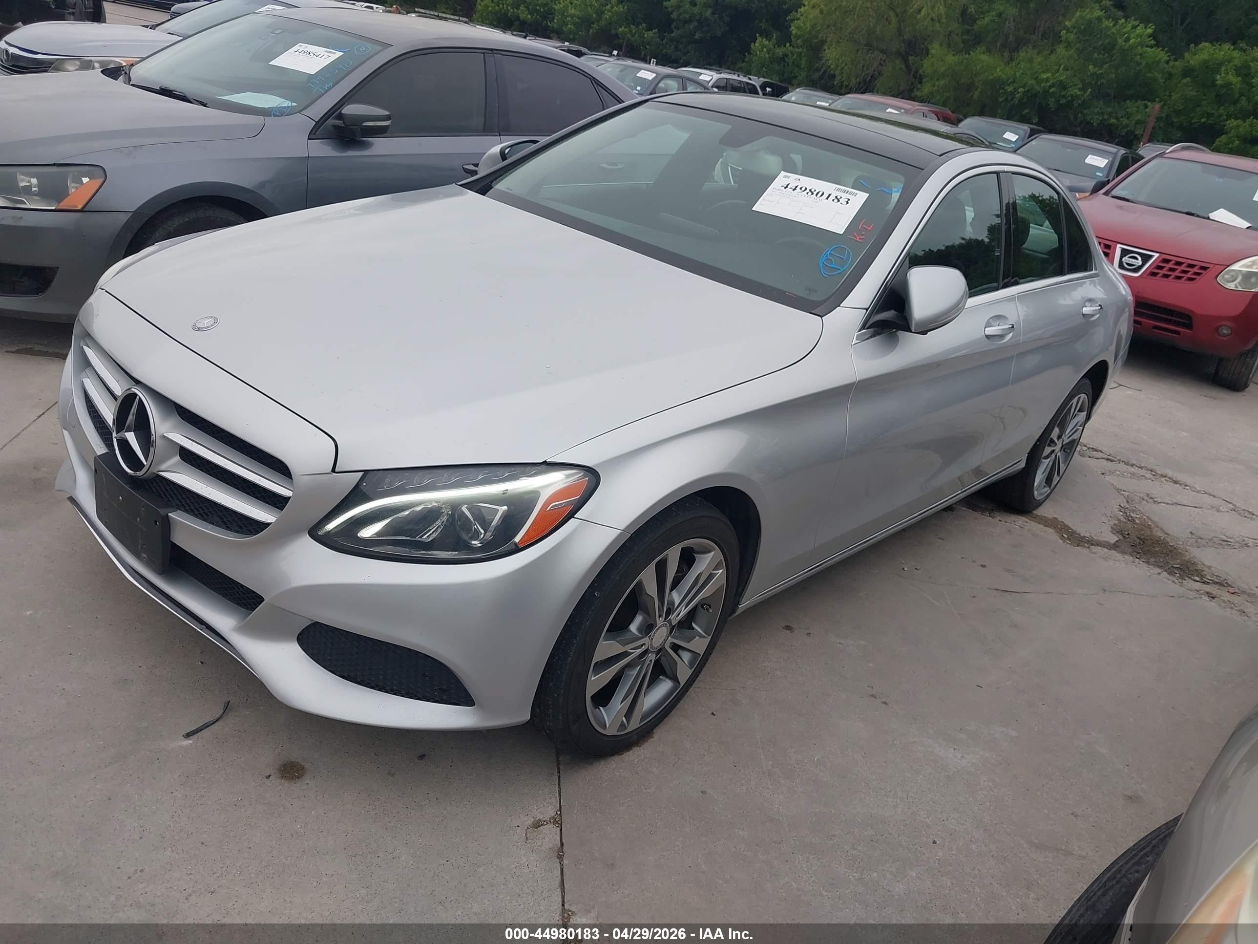 2015 Mercedes-benz C 300 4matic Silver vin: 55SWF4KB8FU000870
