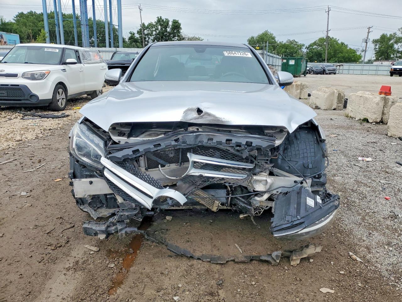 2015 Mercedes-benz C 300 4matic Серебряный vin: 55SWF4KB8FU005616