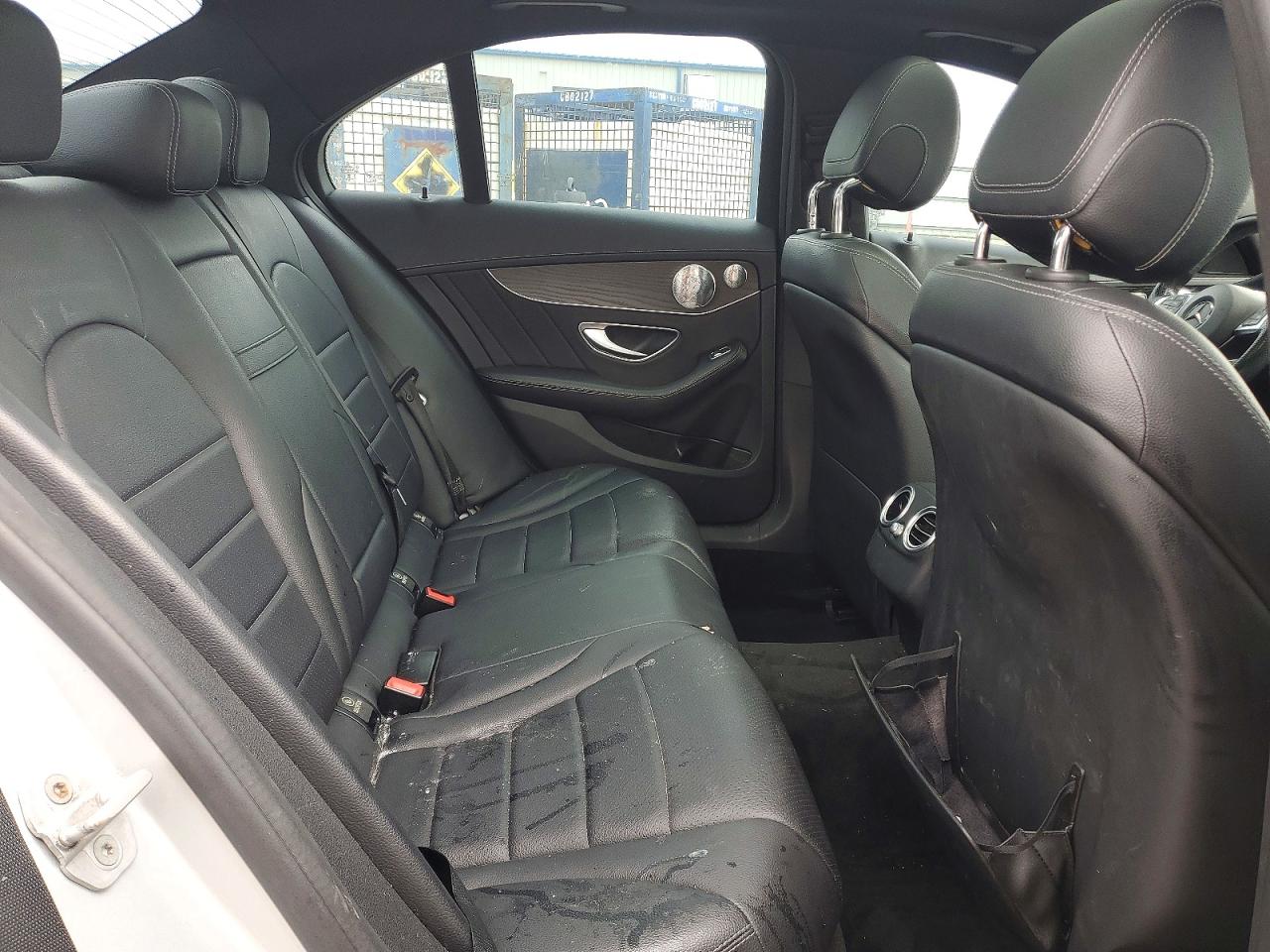 2015 Mercedes-benz C 300 4matic Серебряный vin: 55SWF4KB8FU005616