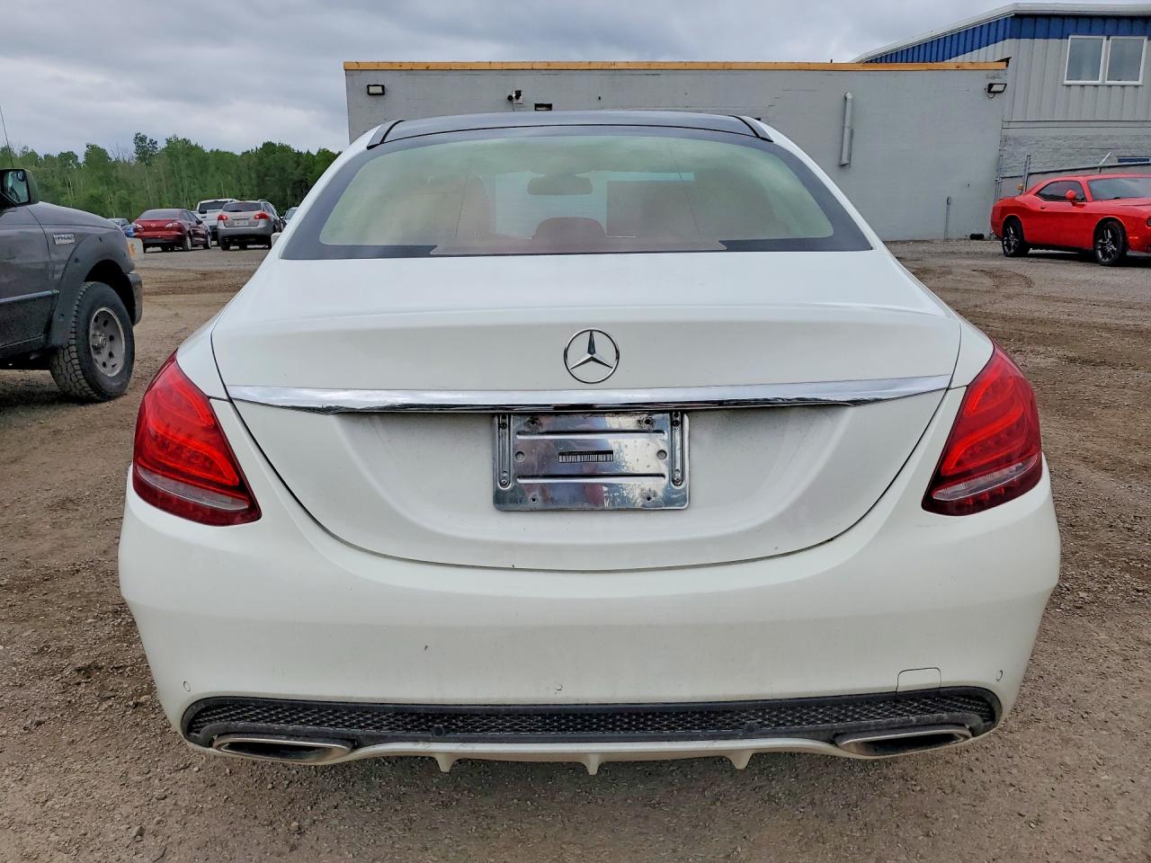 2015 Mercedes-benz C 300 4matic White vin: 55SWF4KB8FU005843