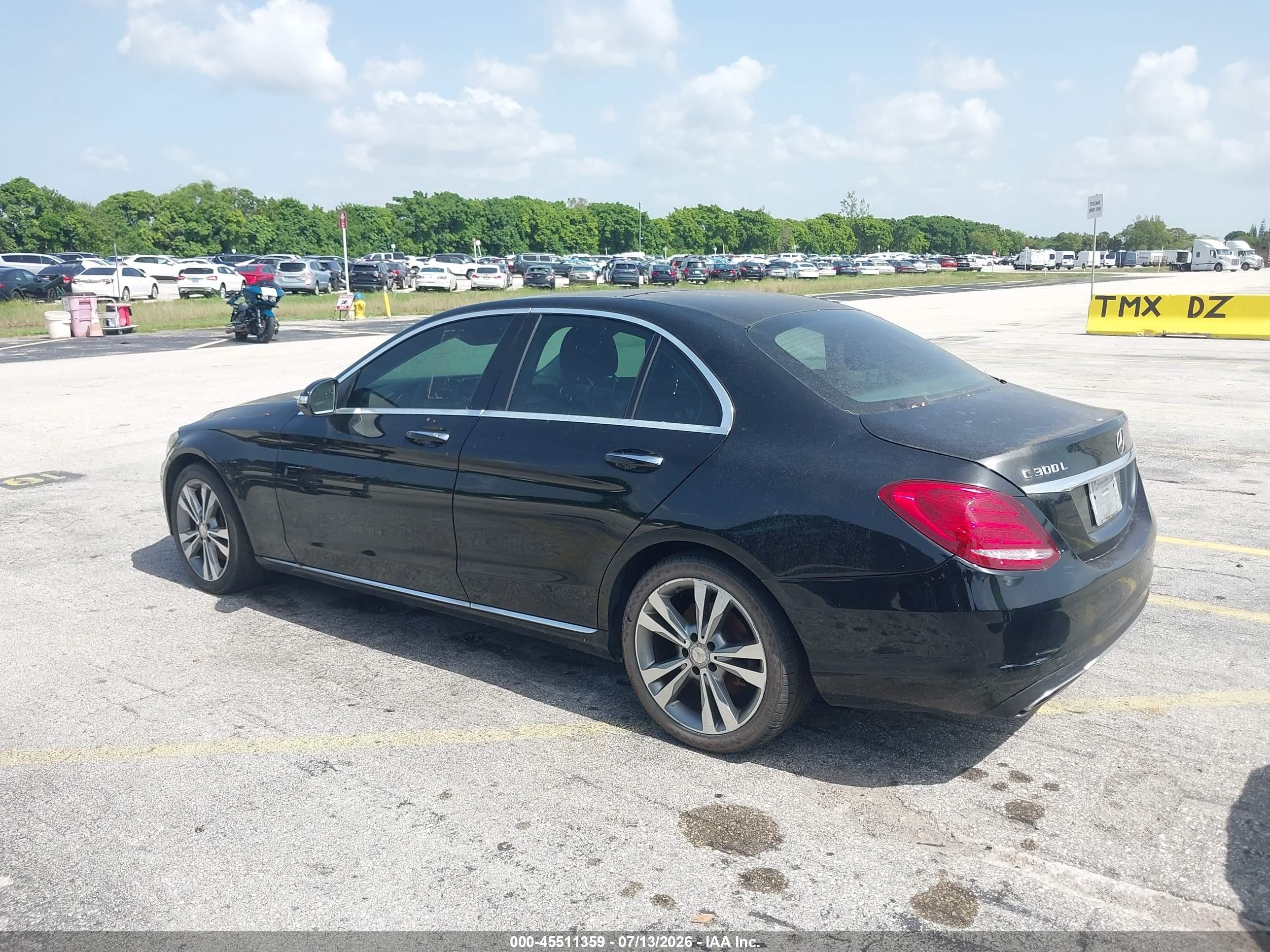 2015 Mercedes-benz C 300 4matic Black vin: 55SWF4KB8FU007253