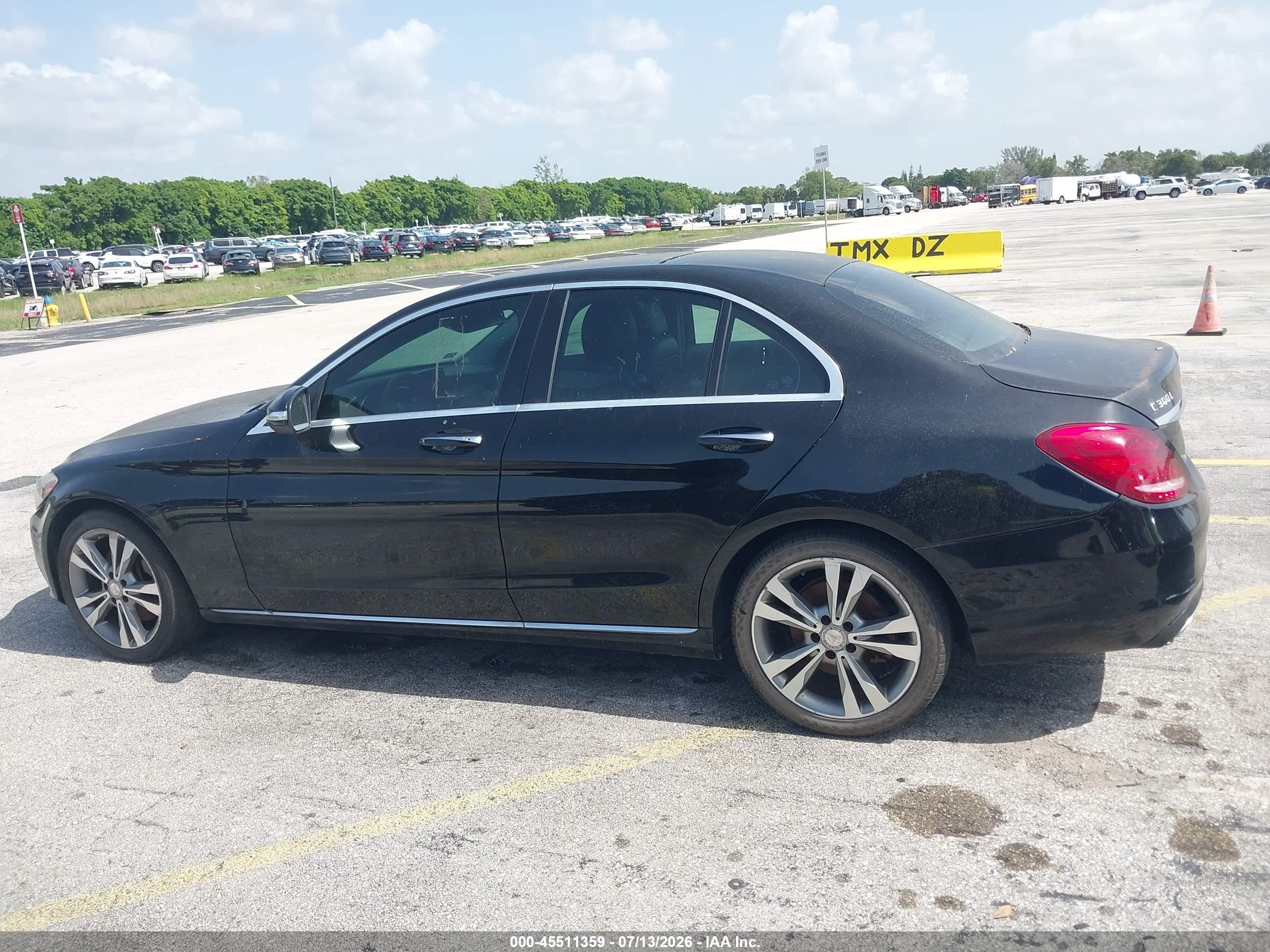 2015 Mercedes-benz C 300 4matic Black vin: 55SWF4KB8FU007253
