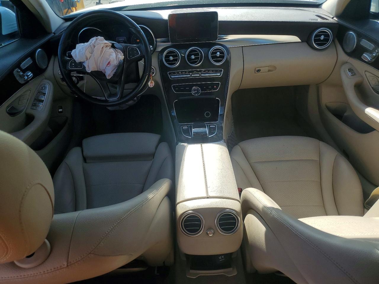 2015 Mercedes-benz C 300 4matic Белый vin: 55SWF4KB8FU011058