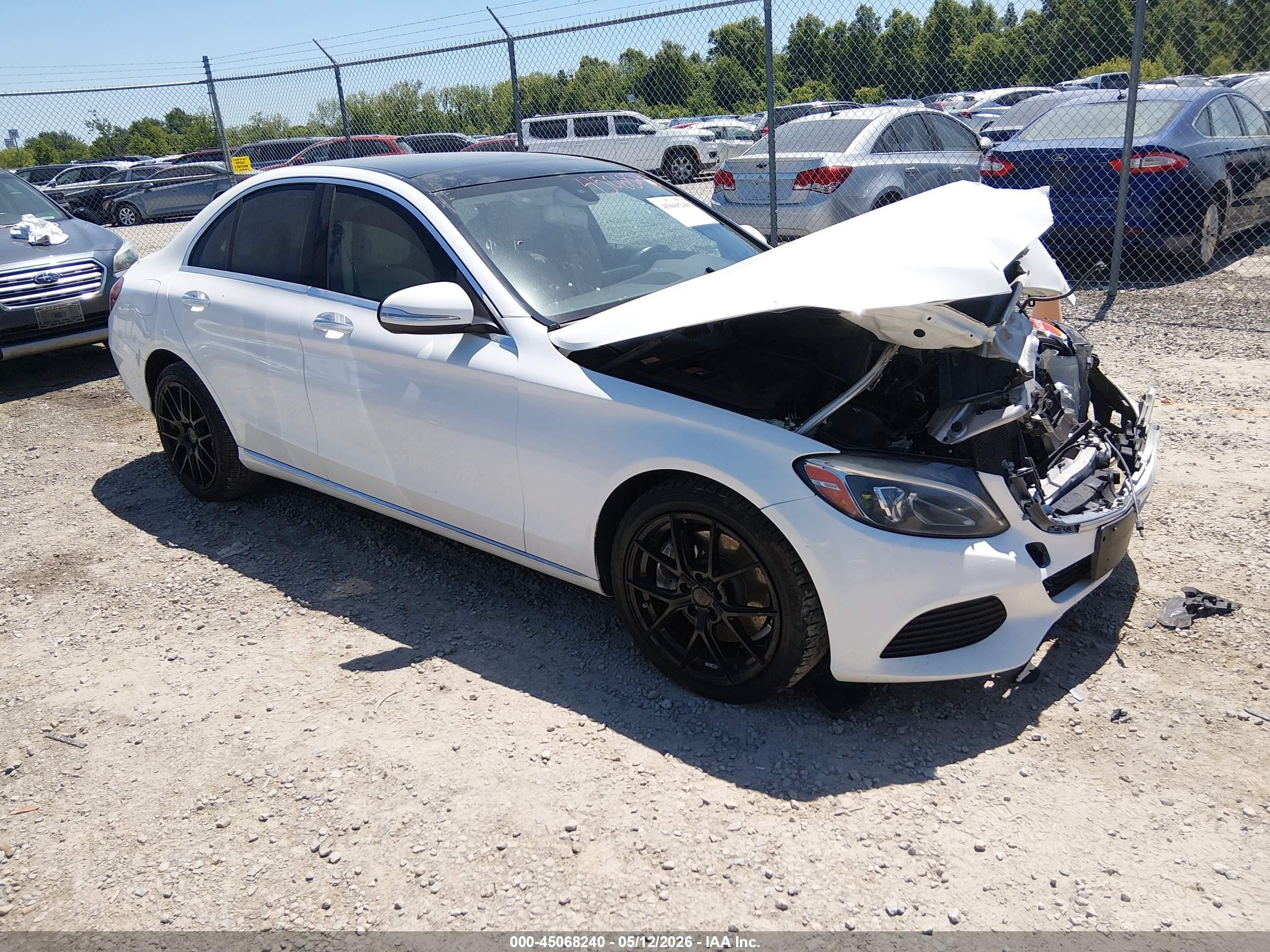 2015 Mercedes-benz C 300 Luxury 4matic White vin: 55SWF4KB8FU016826