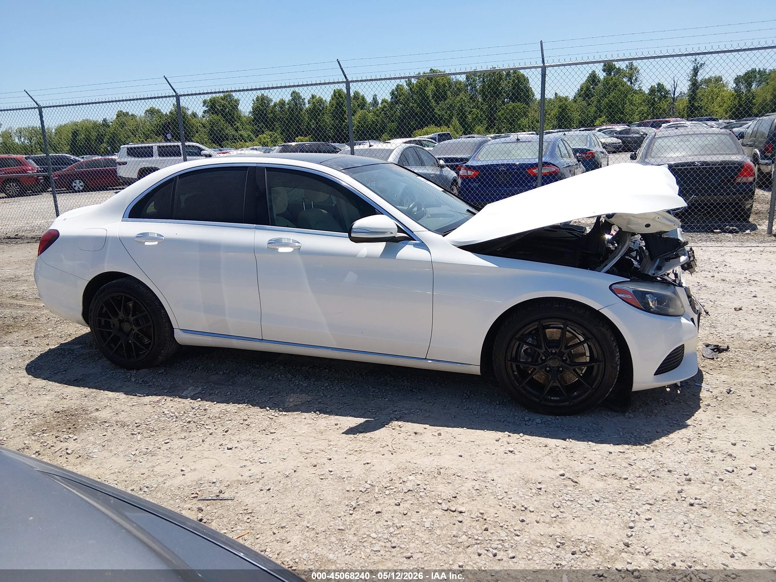 2015 Mercedes-benz C 300 Luxury 4matic White vin: 55SWF4KB8FU016826
