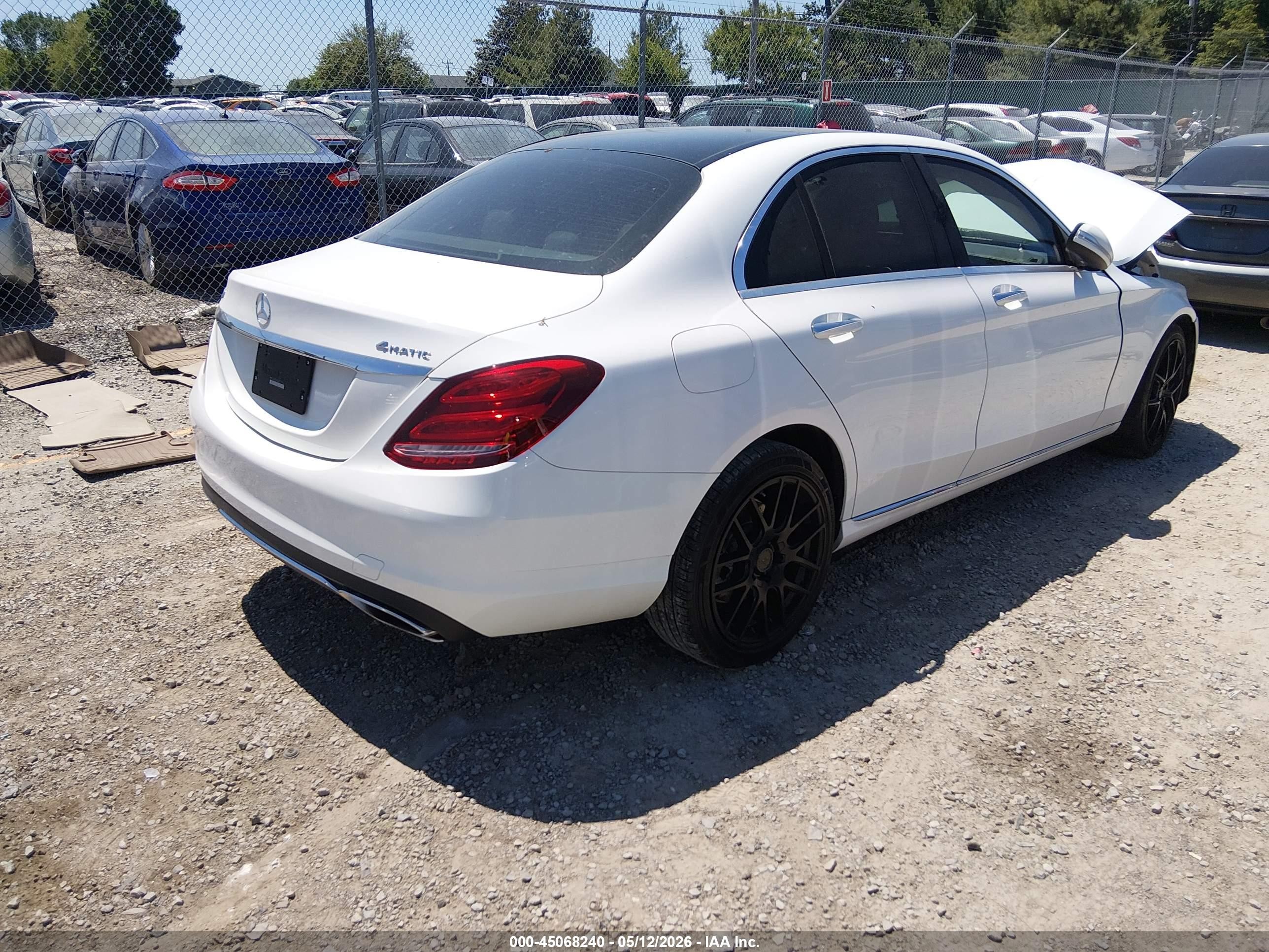 2015 Mercedes-benz C 300 Luxury 4matic White vin: 55SWF4KB8FU016826