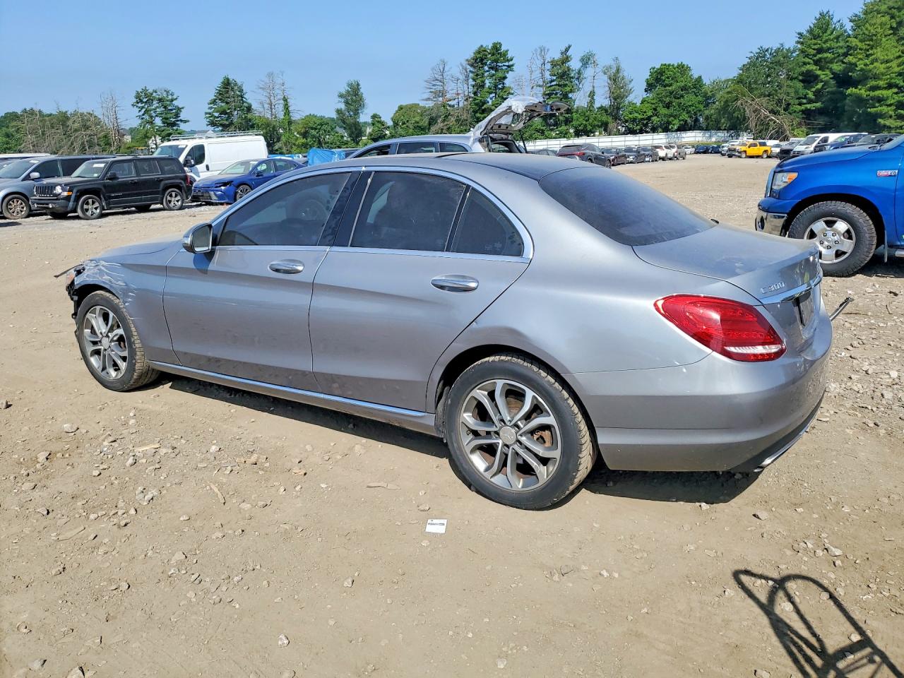 2015 Mercedes-benz C 300 4matic Silver vin: 55SWF4KB8FU022299