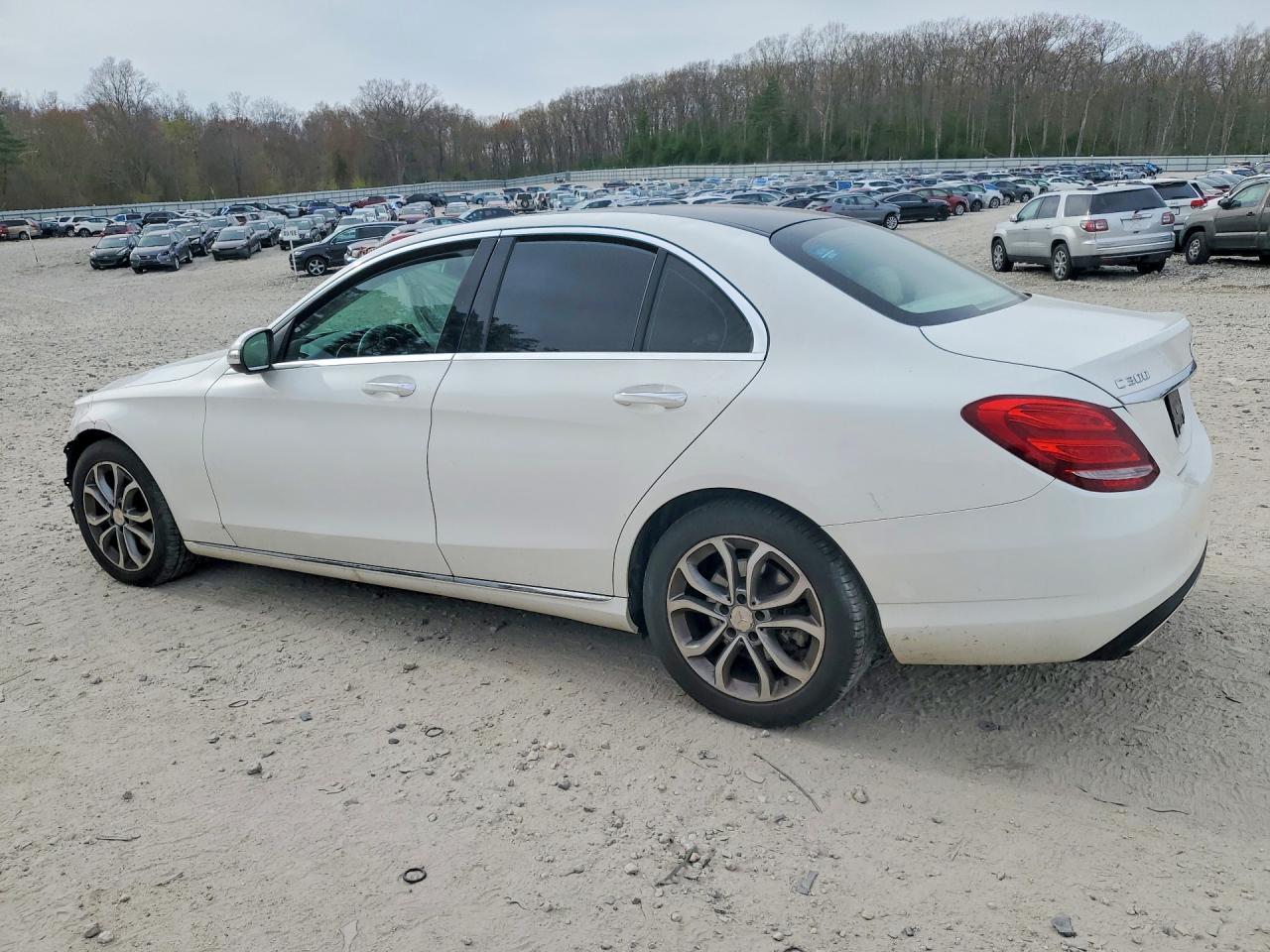 2015 Mercedes-benz C 300 4matic White vin: 55SWF4KB8FU023064