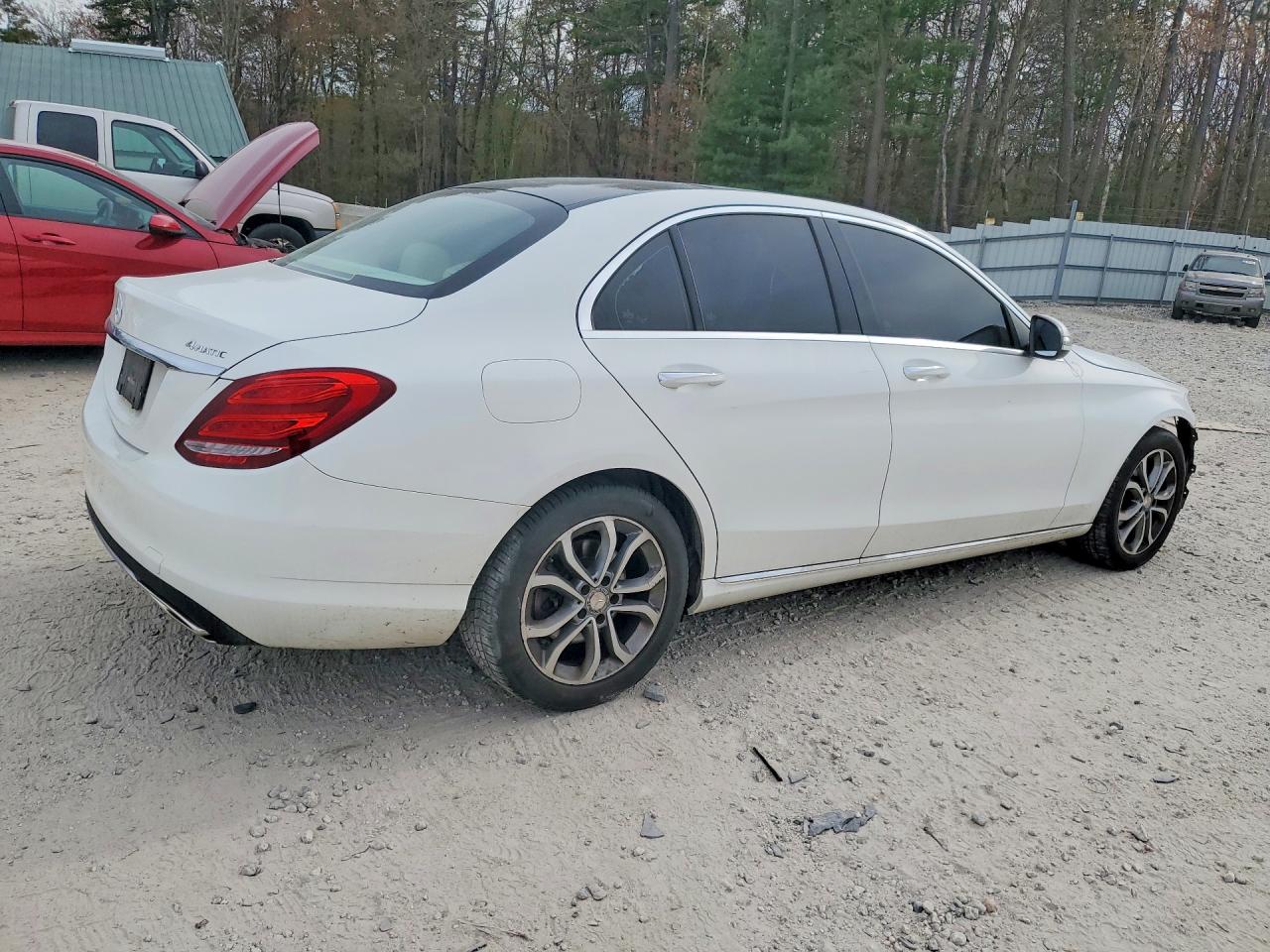 2015 Mercedes-benz C 300 4matic White vin: 55SWF4KB8FU023064