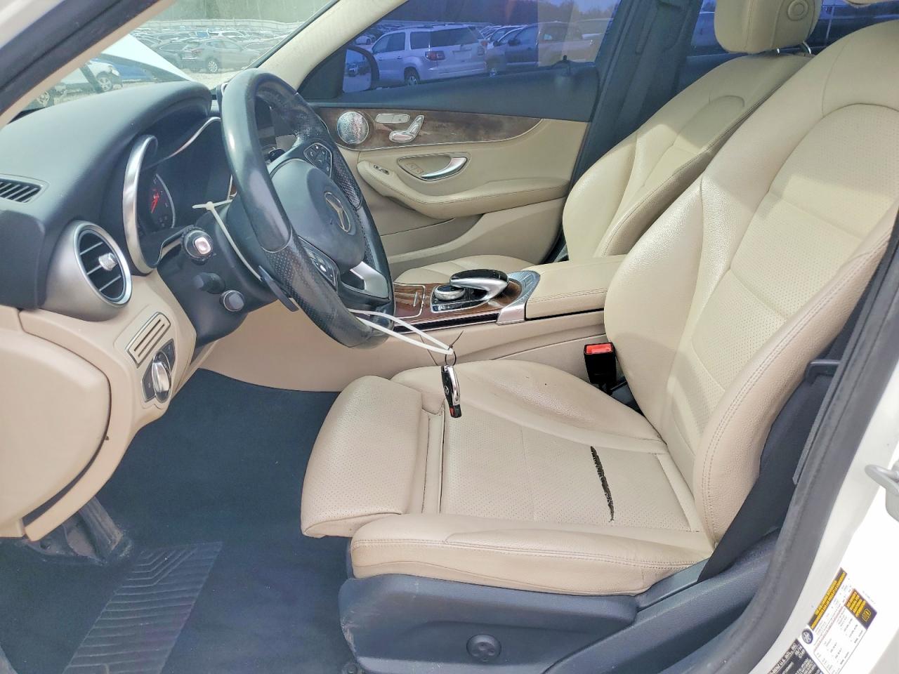 2015 Mercedes-benz C 300 4matic White vin: 55SWF4KB8FU023064