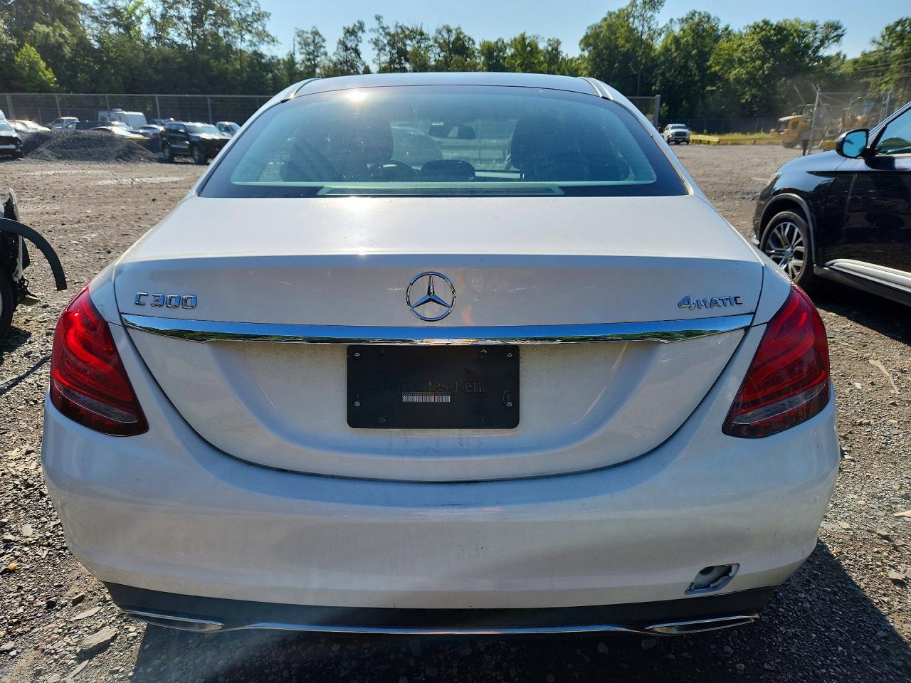 2015 Mercedes-benz C 300 4matic White vin: 55SWF4KB8FU024750