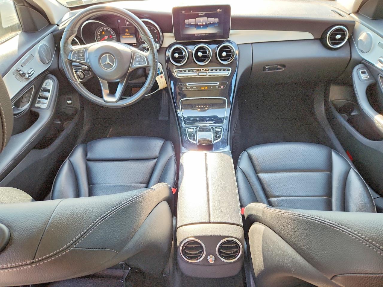 2015 Mercedes-benz C 300 4matic White vin: 55SWF4KB8FU024750