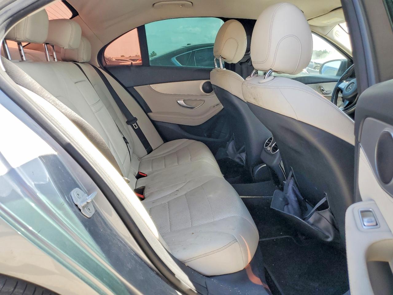 2015 Mercedes-benz C 300 4matic Silver vin: 55SWF4KB8FU028717