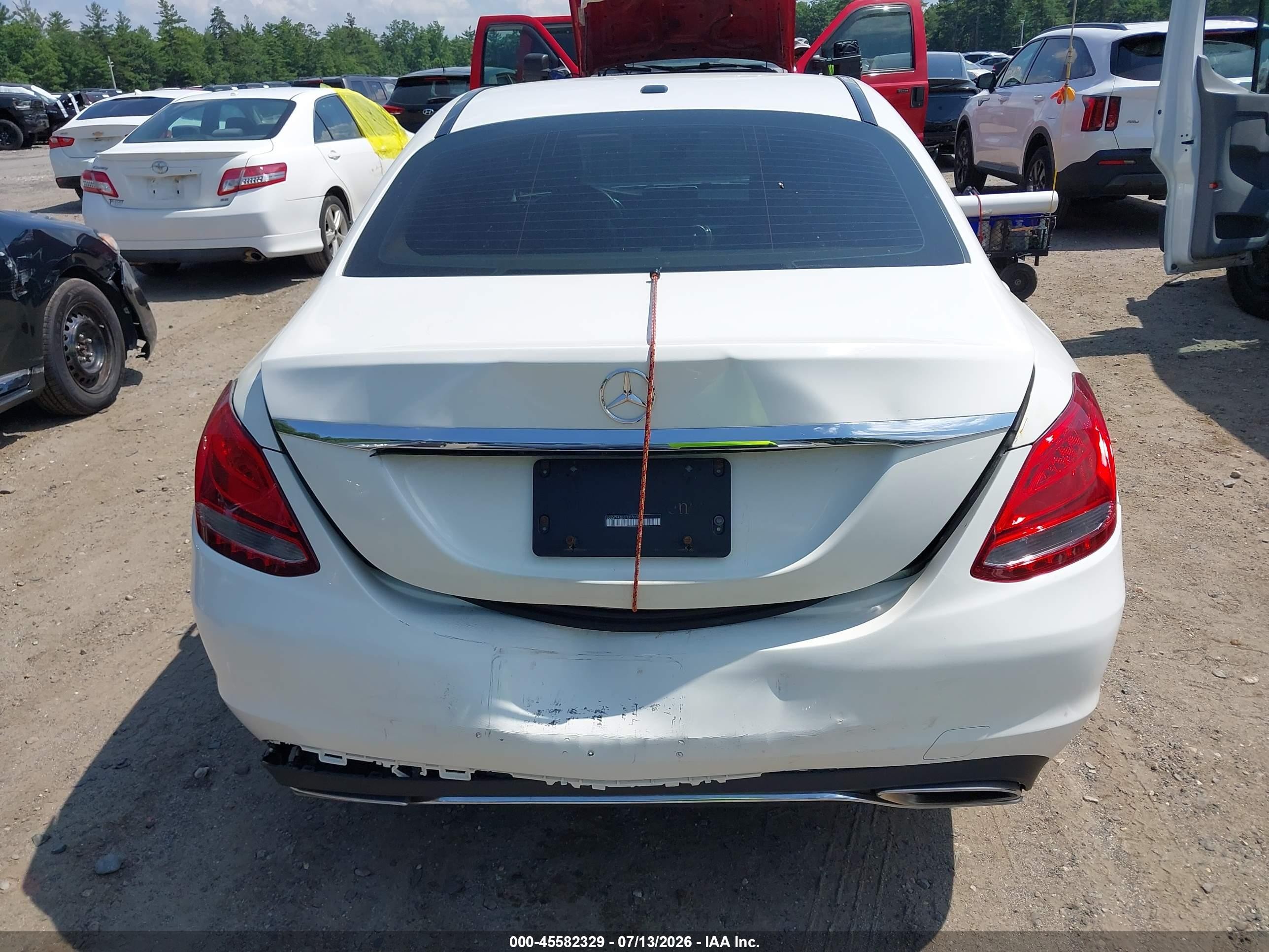 2015 Mercedes-benz C 300 4matic White vin: 55SWF4KB8FU030371