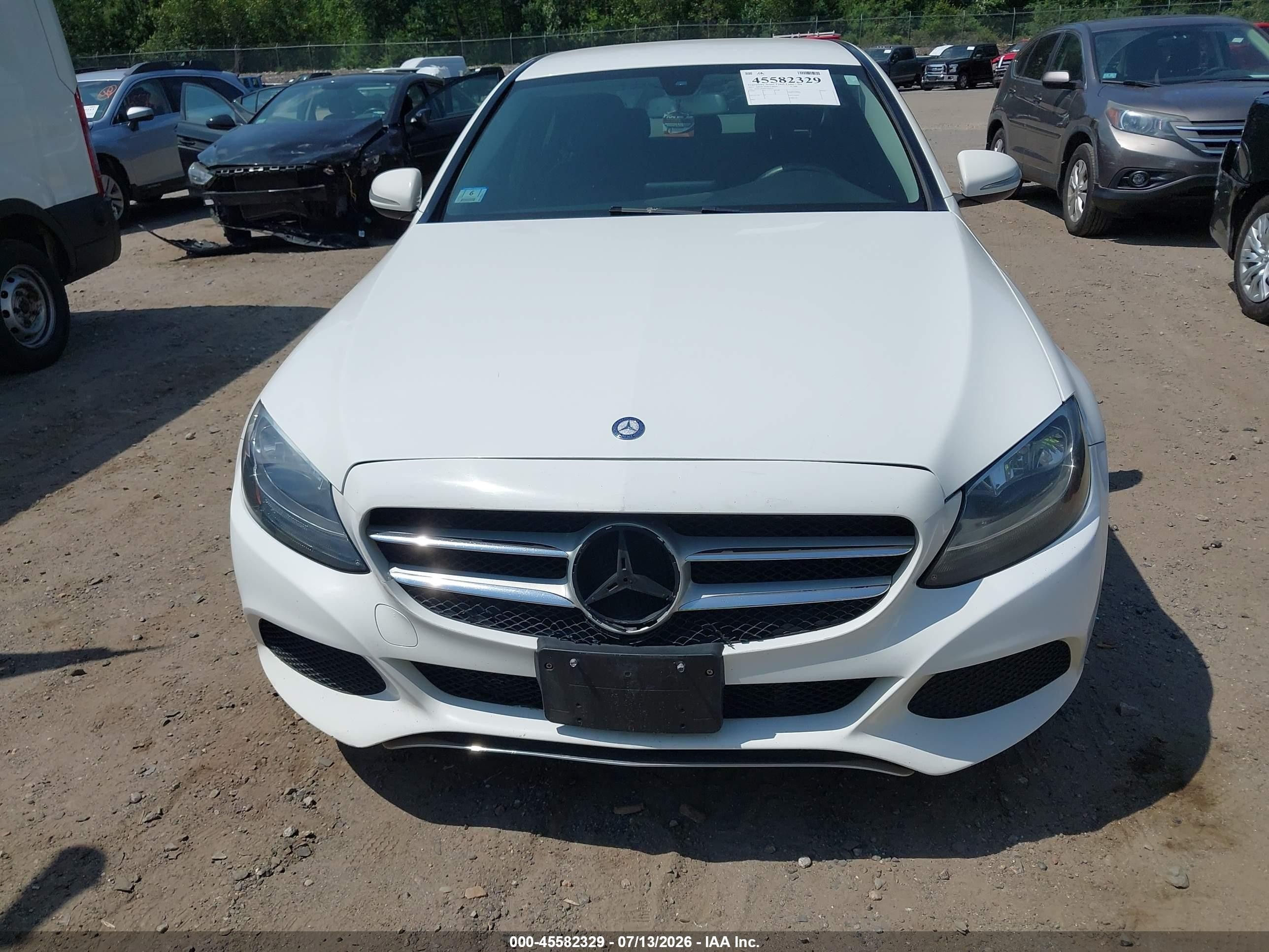 2015 Mercedes-benz C 300 4matic White vin: 55SWF4KB8FU030371